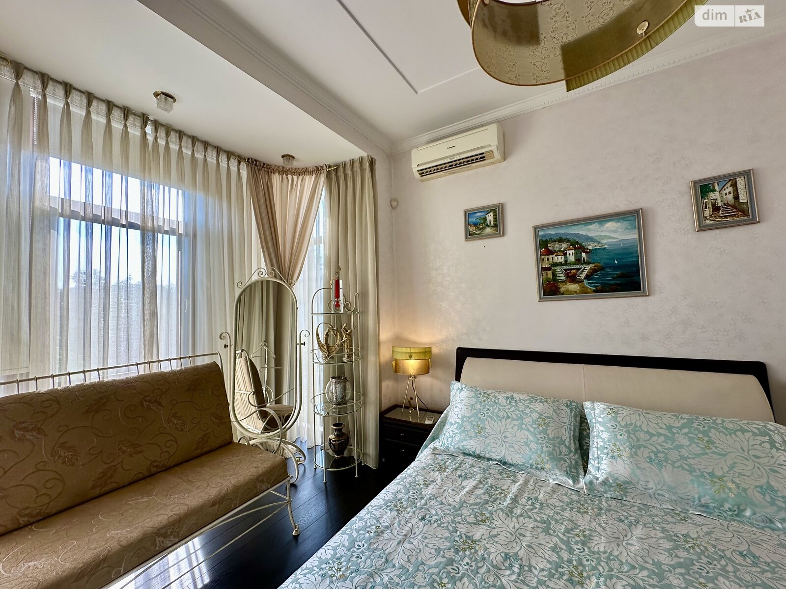 трехэтажный дом с ремонтом, 286.7 кв. м, кирпич. Продажа в Одессе район Большой Фонтан фото 1 трехэтажный дом с ремонтом, 286.7 кв. м, кирпич. Продажа в Одессе район Большой Фонтан фото 1