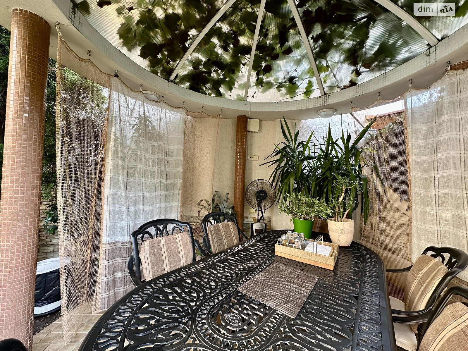 трехэтажный дом с ремонтом, 286.7 кв. м, кирпич. Продажа в Одессе район Большой Фонтан фото 1 трехэтажный дом с ремонтом, 286.7 кв. м, кирпич. Продажа в Одессе район Большой Фонтан фото 1