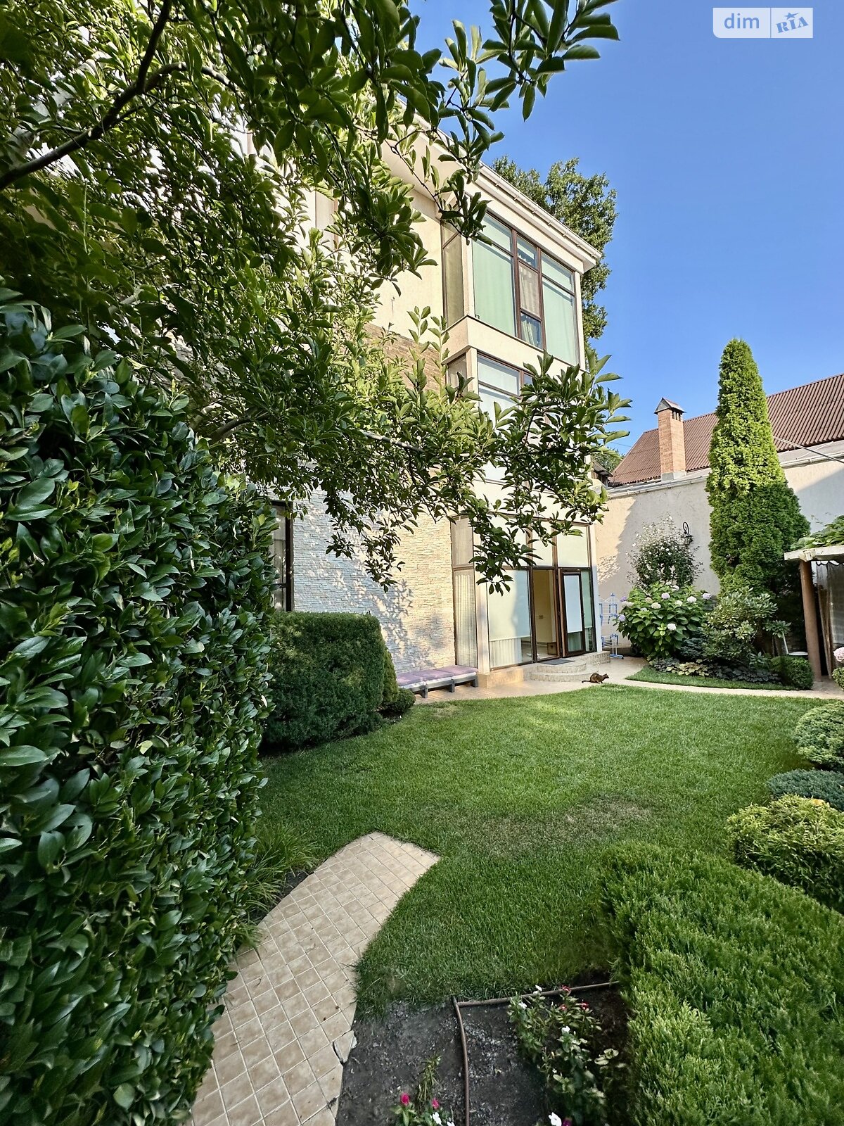 трехэтажный дом с ремонтом, 286.7 кв. м, кирпич. Продажа в Одессе район Большой Фонтан фото 1 трехэтажный дом с ремонтом, 286.7 кв. м, кирпич. Продажа в Одессе район Большой Фонтан фото 1