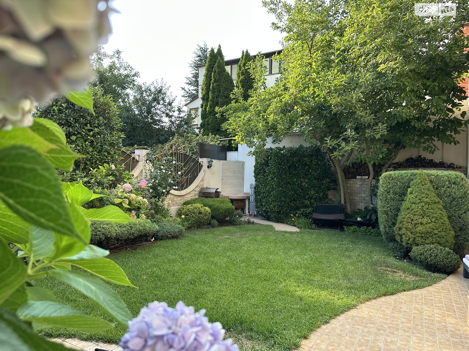 трехэтажный дом с ремонтом, 286.7 кв. м, кирпич. Продажа в Одессе район Большой Фонтан фото 1 трехэтажный дом с ремонтом, 286.7 кв. м, кирпич. Продажа в Одессе район Большой Фонтан фото 1