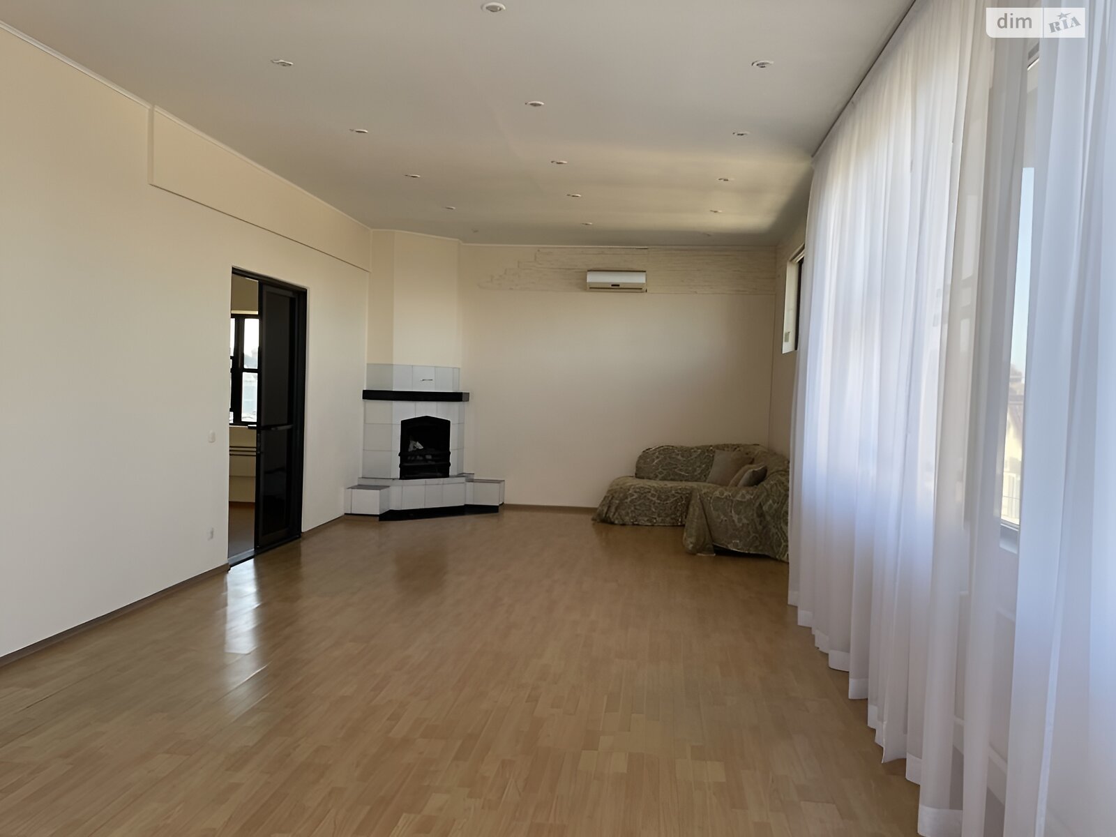 трехэтажный дом, 271.2 кв. м, кирпич. Продажа в Одессе район Большой Фонтан фото 1 трехэтажный дом, 271.2 кв. м, кирпич. Продажа в Одессе район Большой Фонтан фото 1