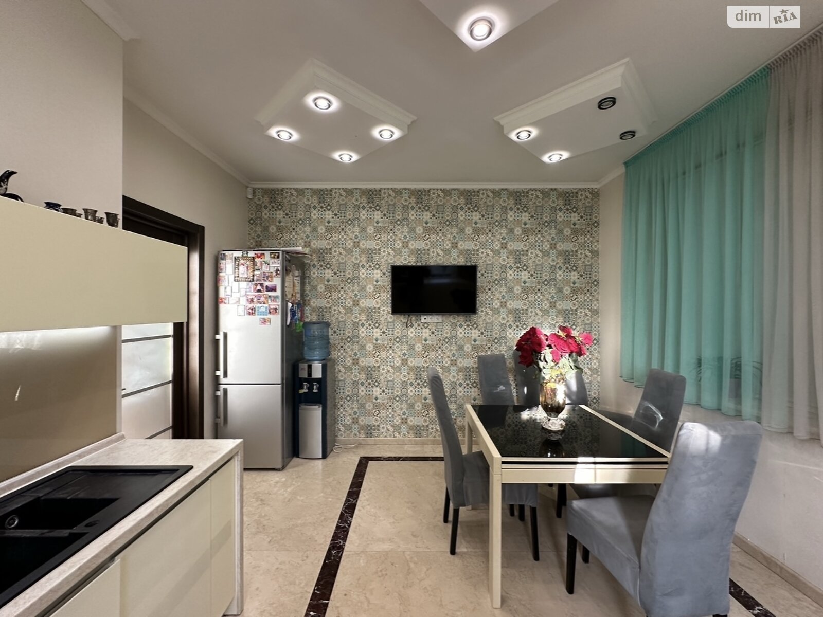 триповерховий будинок з мансардою, 260 кв. м, цегла. Продаж в Одесі, район Великий Фонтан фото 1 триповерховий будинок з мансардою, 260 кв. м, цегла. Продаж в Одесі, район Великий Фонтан фото 1