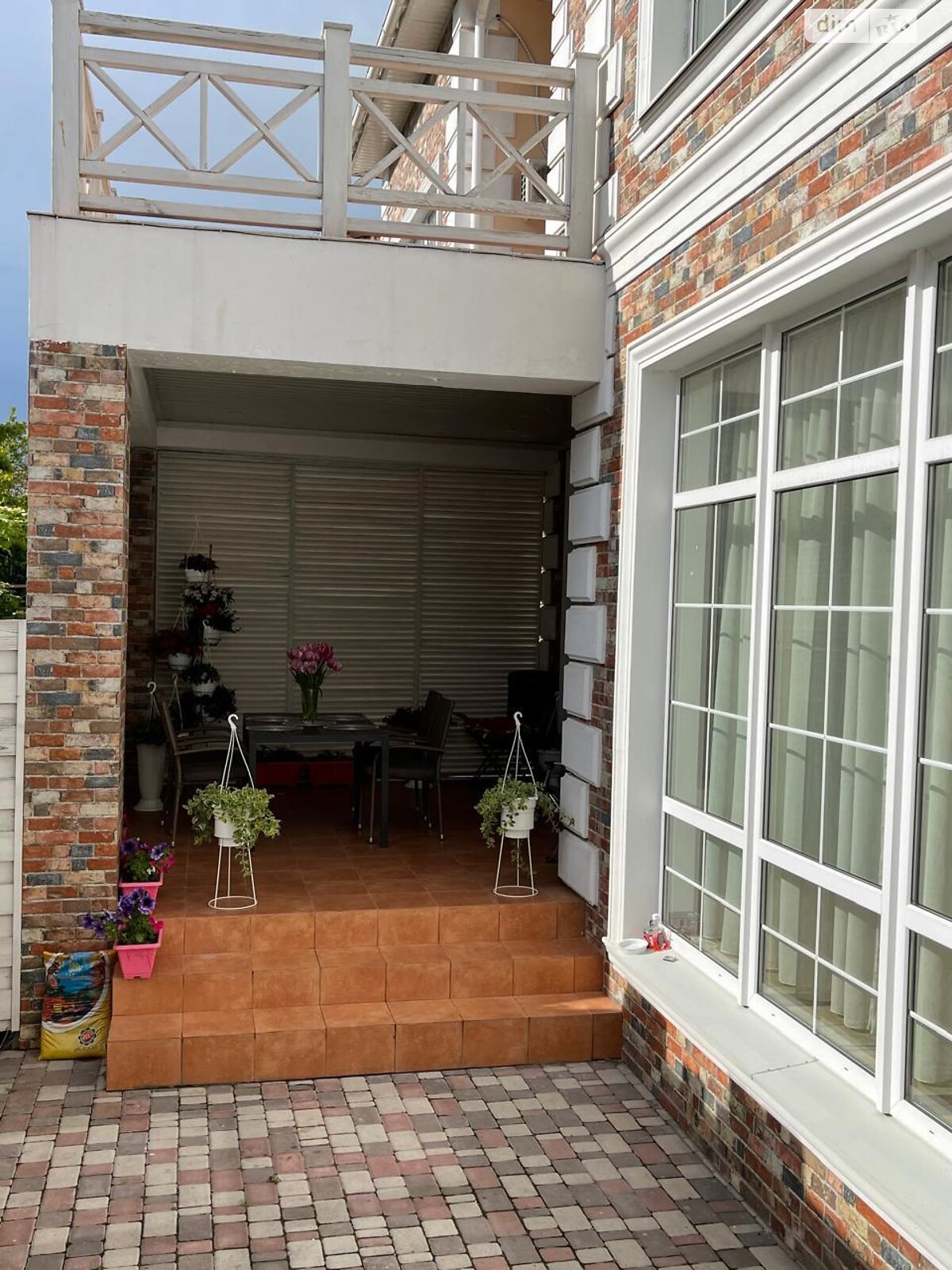 триповерховий будинок з гаражем, 230 кв. м, цегла. Продаж в Одесі, район Великий Фонтан фото 1 триповерховий будинок з гаражем, 230 кв. м, цегла. Продаж в Одесі, район Великий Фонтан фото 1