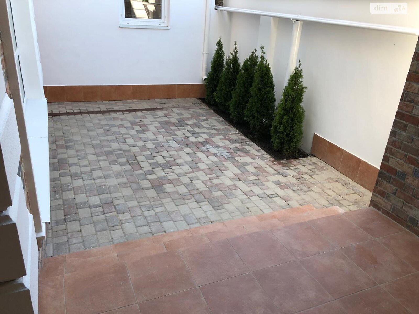 триповерховий будинок з гаражем, 230 кв. м, цегла. Продаж в Одесі, район Великий Фонтан фото 1 триповерховий будинок з гаражем, 230 кв. м, цегла. Продаж в Одесі, район Великий Фонтан фото 1
