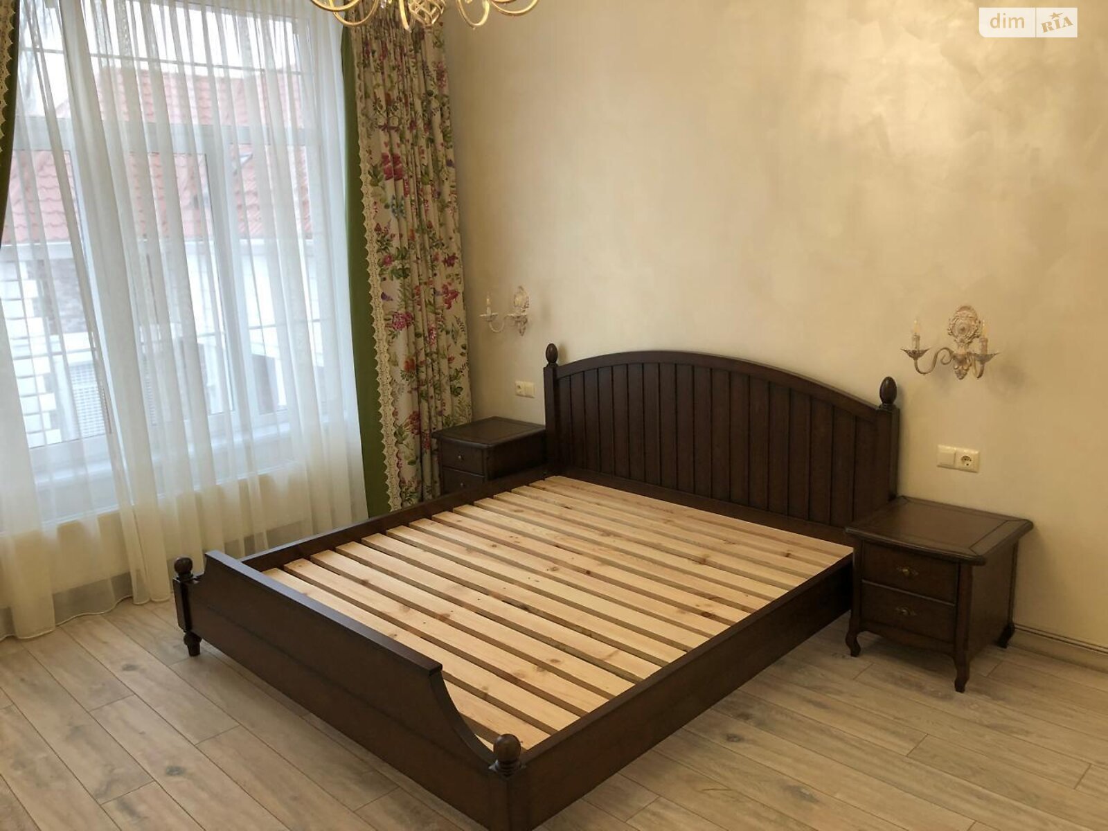 триповерховий будинок з гаражем, 230 кв. м, цегла. Продаж в Одесі, район Великий Фонтан фото 1 триповерховий будинок з гаражем, 230 кв. м, цегла. Продаж в Одесі, район Великий Фонтан фото 1