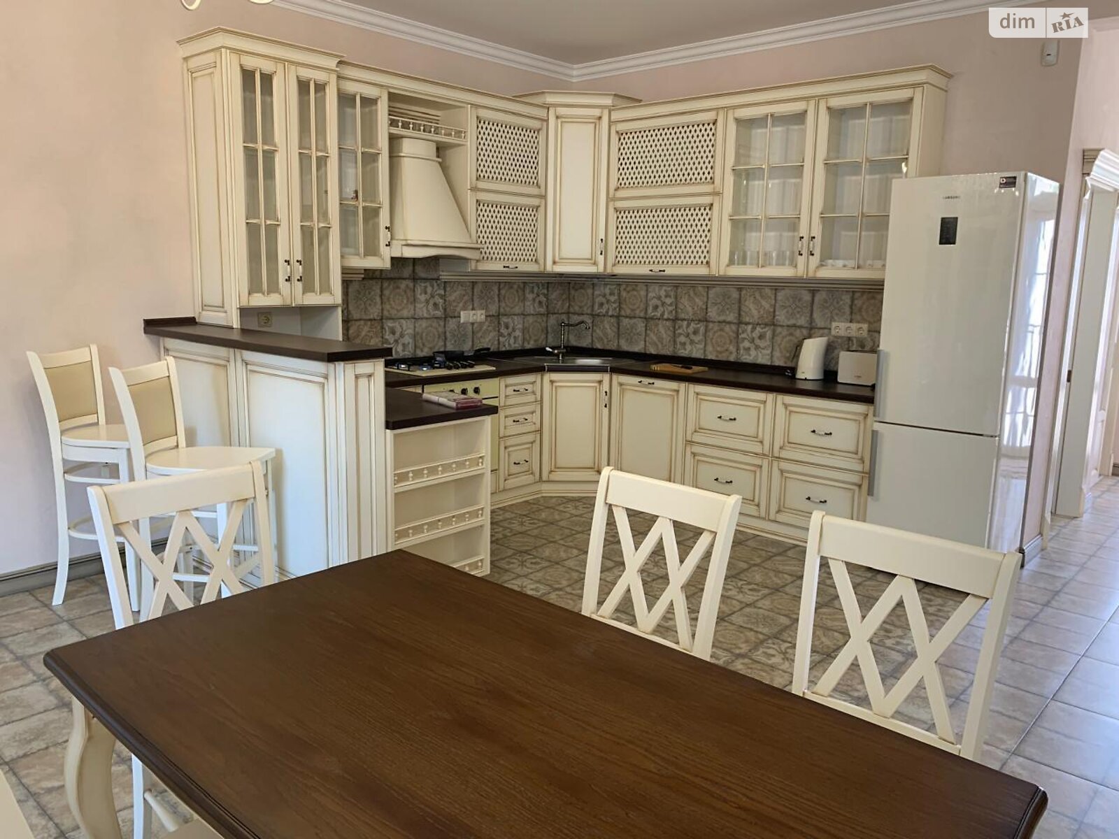 триповерховий будинок з гаражем, 230 кв. м, цегла. Продаж в Одесі, район Великий Фонтан фото 1 триповерховий будинок з гаражем, 230 кв. м, цегла. Продаж в Одесі, район Великий Фонтан фото 1