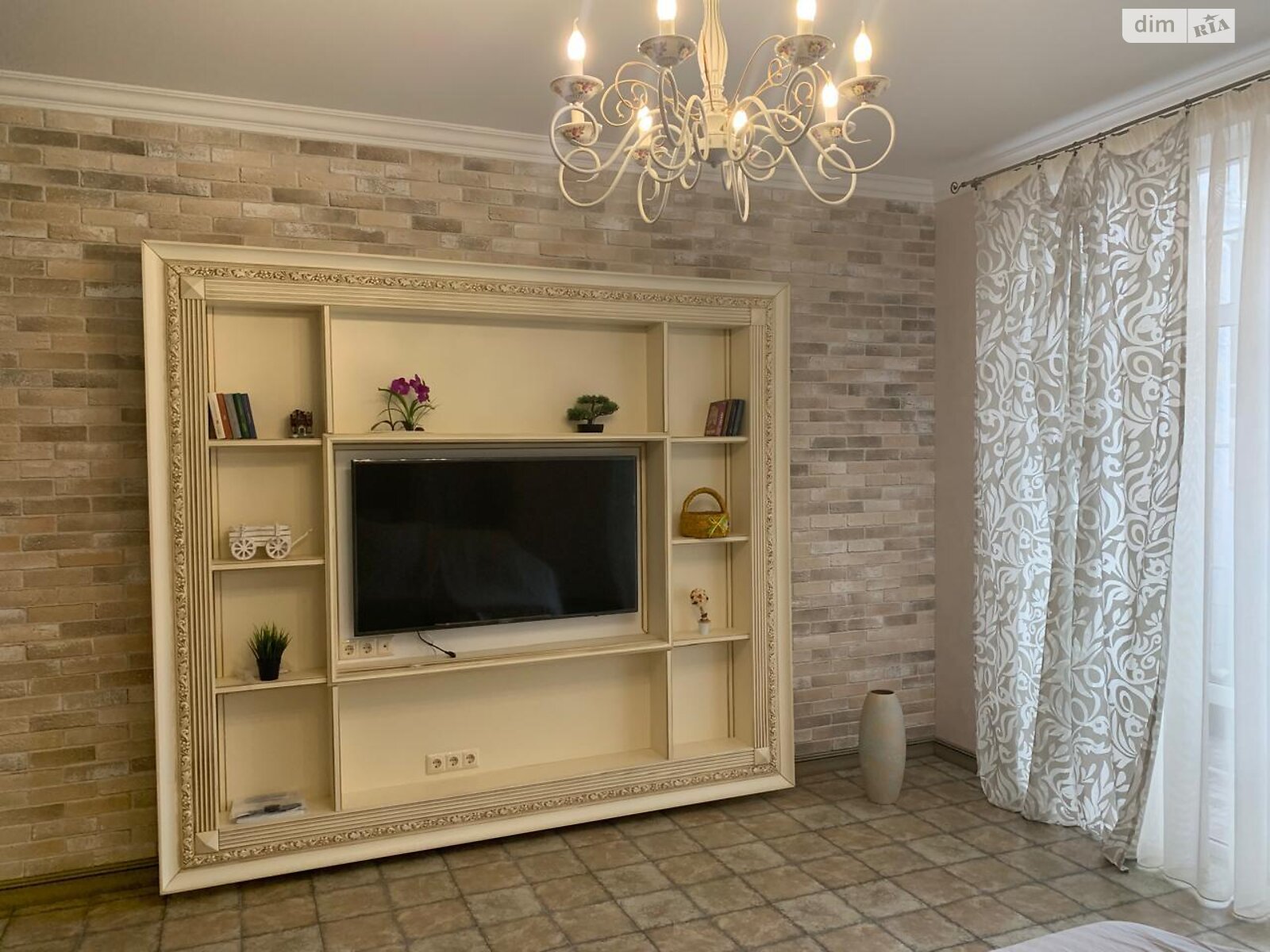 триповерховий будинок з гаражем, 230 кв. м, цегла. Продаж в Одесі, район Великий Фонтан фото 1 триповерховий будинок з гаражем, 230 кв. м, цегла. Продаж в Одесі, район Великий Фонтан фото 1