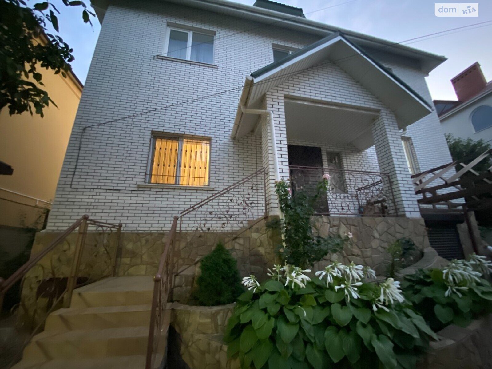 двухэтажный дом с балконом, 260 кв. м, кирпич. Продажа в Одессе район Большой Фонтан фото 1