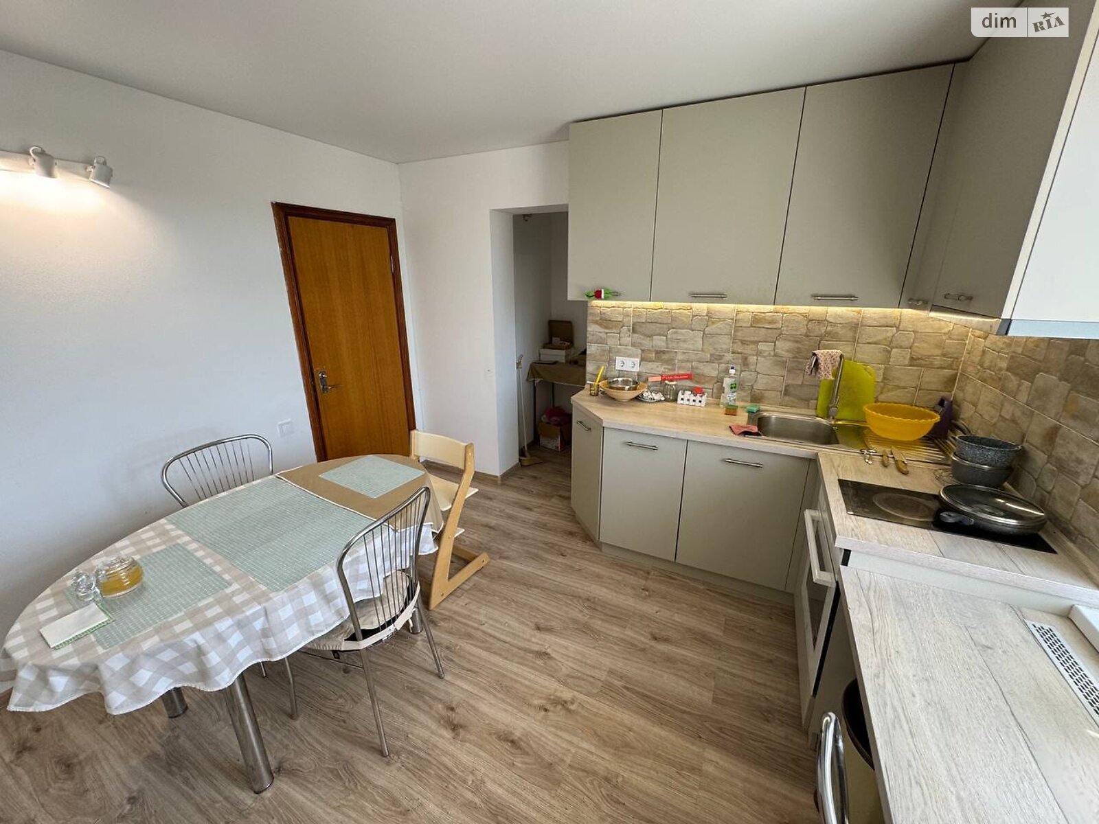 триповерховий будинок з гаражем, 439.4 кв. м, ракушняк. Продаж в Одесі, район Великий Фонтан фото 1 триповерховий будинок з гаражем, 439.4 кв. м, ракушняк. Продаж в Одесі, район Великий Фонтан фото 1