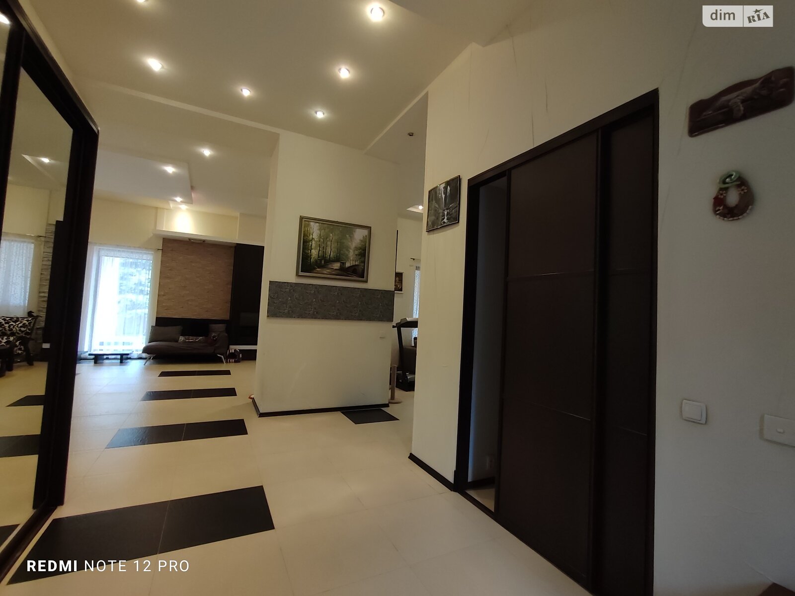 трехэтажный дом, 336.3 кв. м, ракушечник (ракушняк). Продажа в Одессе район Большой Фонтан фото 1 трехэтажный дом, 336.3 кв. м, ракушечник (ракушняк). Продажа в Одессе район Большой Фонтан фото 1