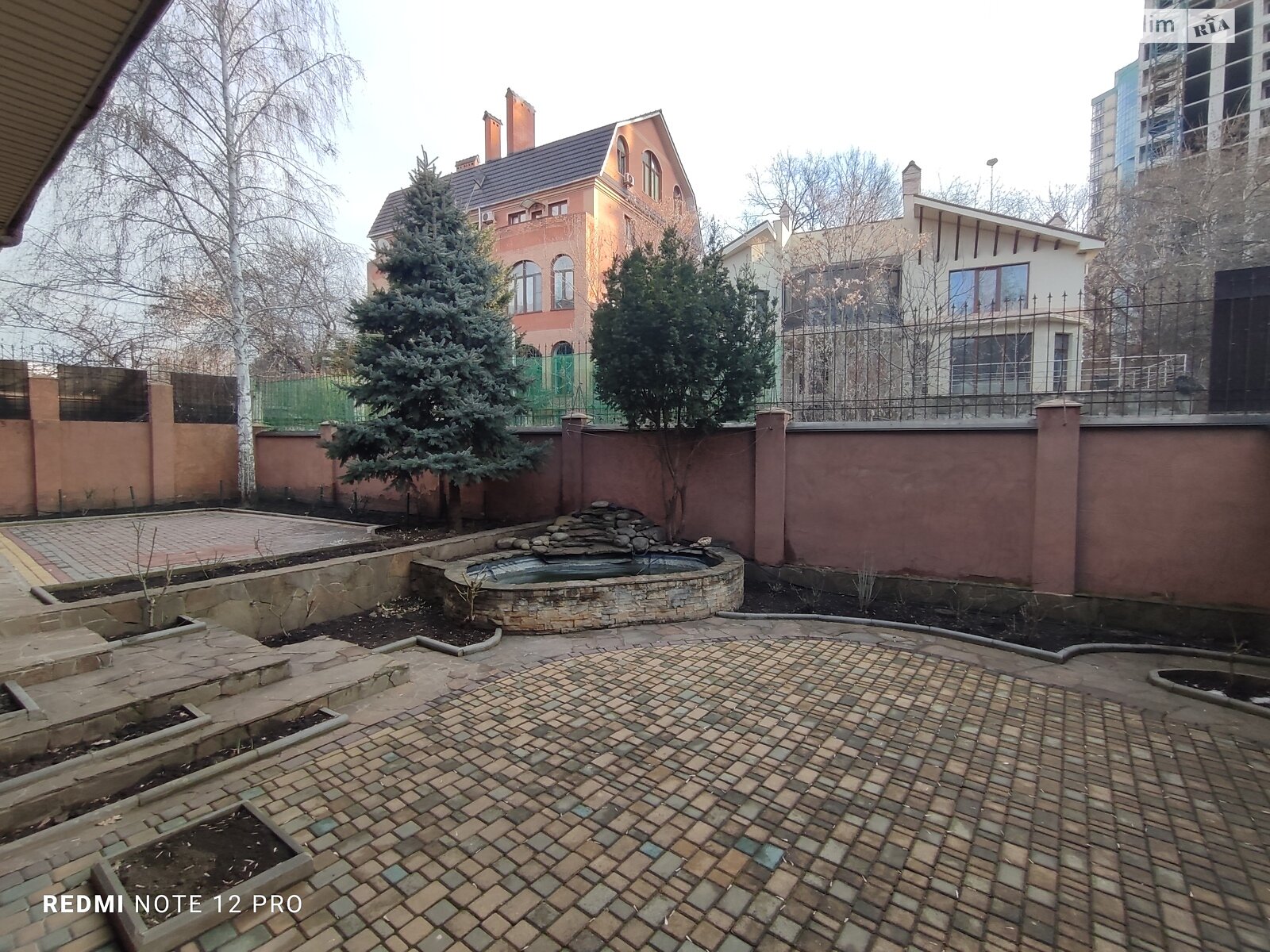 трехэтажный дом, 336.3 кв. м, ракушечник (ракушняк). Продажа в Одессе район Большой Фонтан фото 1 трехэтажный дом, 336.3 кв. м, ракушечник (ракушняк). Продажа в Одессе район Большой Фонтан фото 1