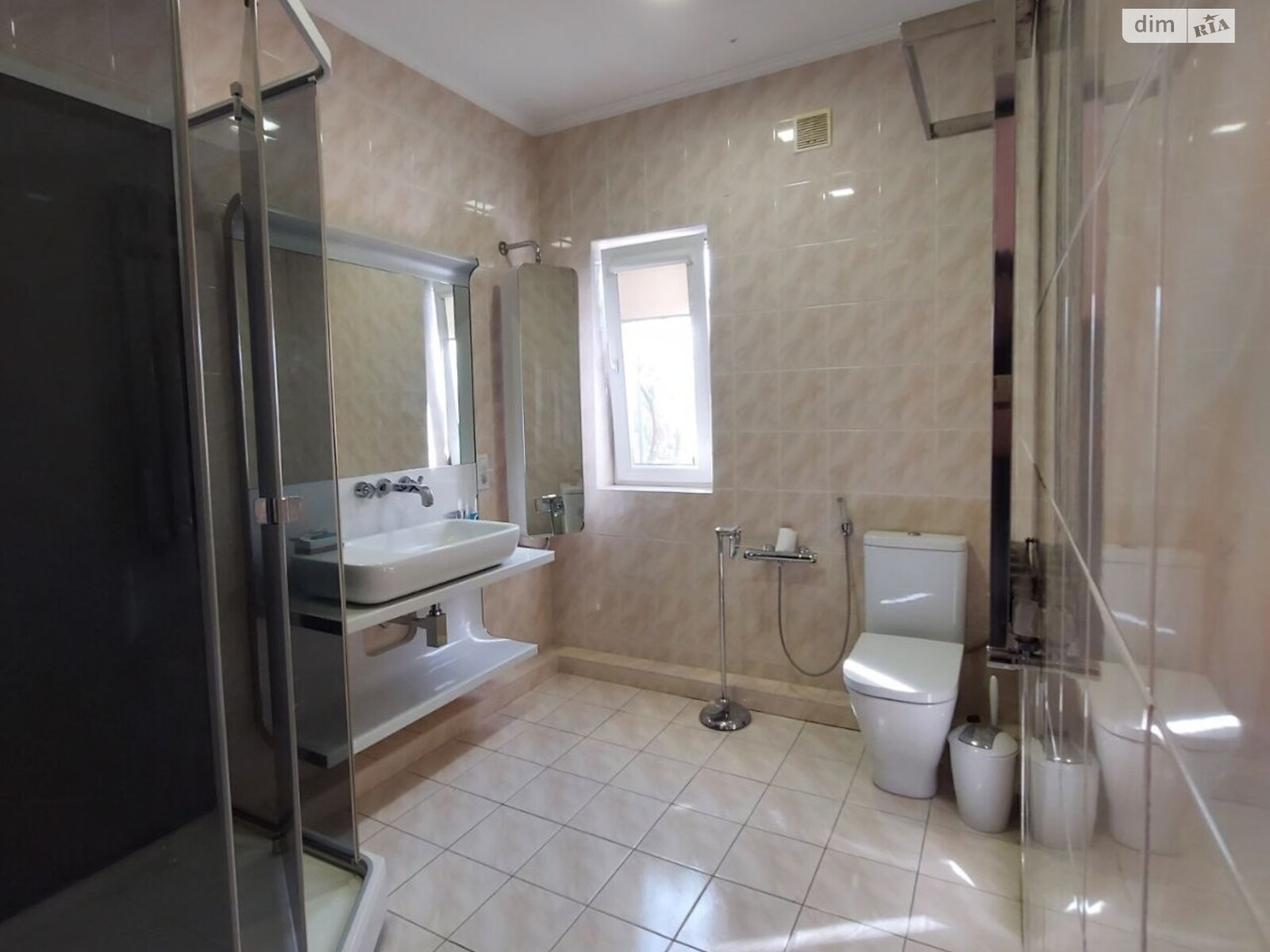 двухэтажный дом с ремонтом, 179 кв. м, ракушечник (ракушняк). Продажа в Лиманке фото 1 двухэтажный дом с ремонтом, 179 кв. м, ракушечник (ракушняк). Продажа в Лиманке фото 1