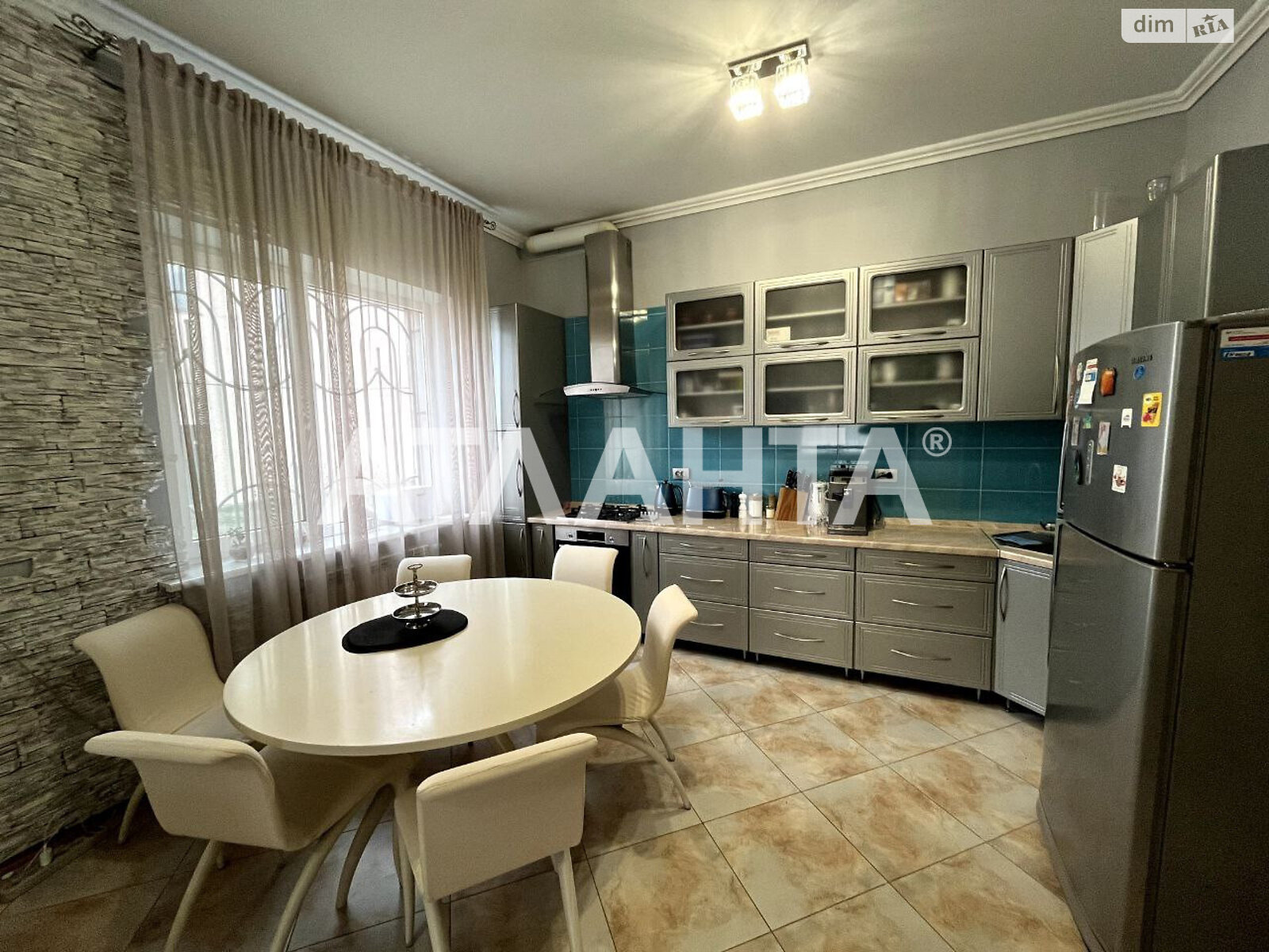 двоповерховий будинок з мансардою, 250 кв. м, газобетон. Продаж в Одесі, район Чубаївка фото 1 двоповерховий будинок з мансардою, 250 кв. м, газобетон. Продаж в Одесі, район Чубаївка фото 1