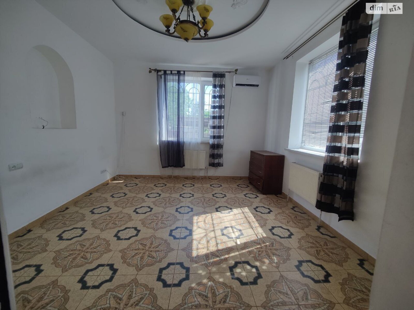 триповерховий будинок з балконом, 402.7 кв. м, цегла. Продаж в Одесі, район Чубаївка фото 1 триповерховий будинок з балконом, 402.7 кв. м, цегла. Продаж в Одесі, район Чубаївка фото 1
