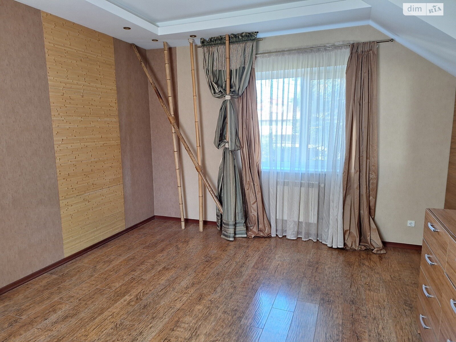 трехэтажный дом с верандой, 298 кв. м, кирпич. Продажа в Одессе район Чубаевка фото 1 трехэтажный дом с верандой, 298 кв. м, кирпич. Продажа в Одессе район Чубаевка фото 1
