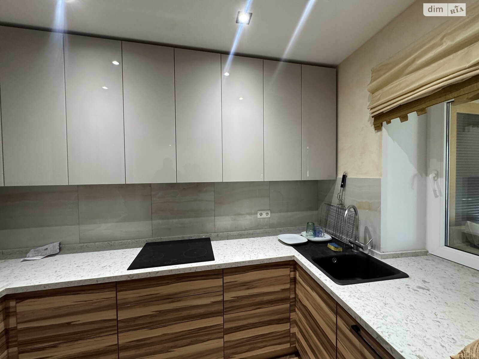 триповерховий будинок з балконом, 500 кв. м, газобетон. Продаж в Одесі, район Чубаївка фото 1 триповерховий будинок з балконом, 500 кв. м, газобетон. Продаж в Одесі, район Чубаївка фото 1