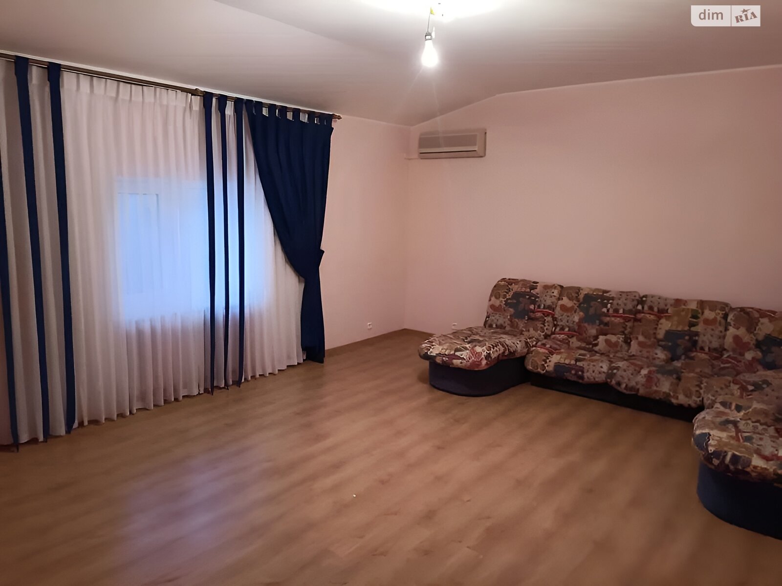 трехэтажный дом с гаражом, 336 кв. м, кирпич. Продажа в Одессе район Чубаевка фото 1 трехэтажный дом с гаражом, 336 кв. м, кирпич. Продажа в Одессе район Чубаевка фото 1