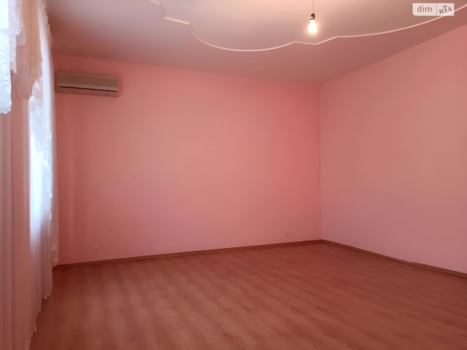трехэтажный дом с гаражом, 336 кв. м, кирпич. Продажа в Одессе район Чубаевка фото 1 трехэтажный дом с гаражом, 336 кв. м, кирпич. Продажа в Одессе район Чубаевка фото 1