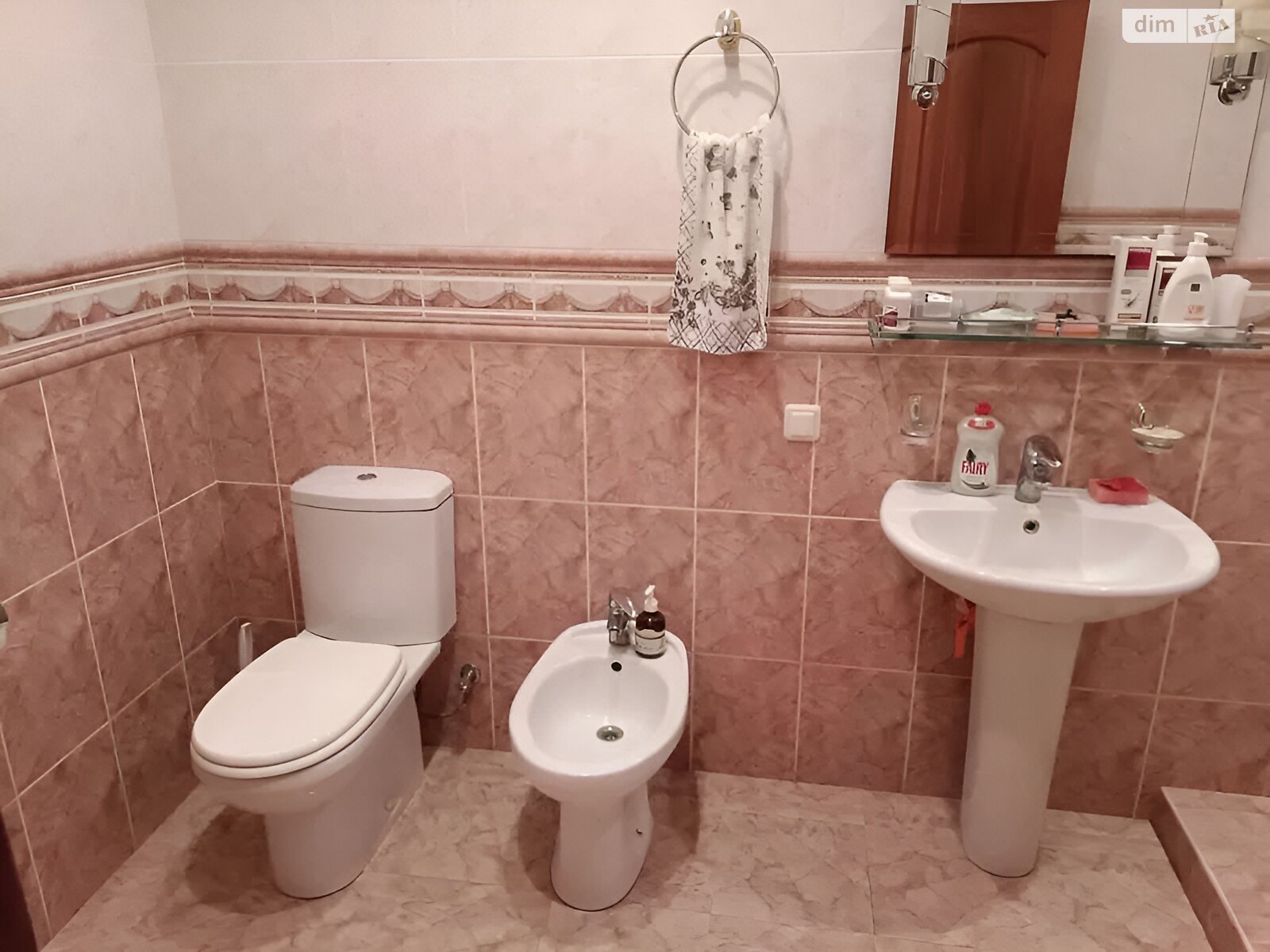 трехэтажный дом с гаражом, 336 кв. м, кирпич. Продажа в Одессе район Чубаевка фото 1 трехэтажный дом с гаражом, 336 кв. м, кирпич. Продажа в Одессе район Чубаевка фото 1