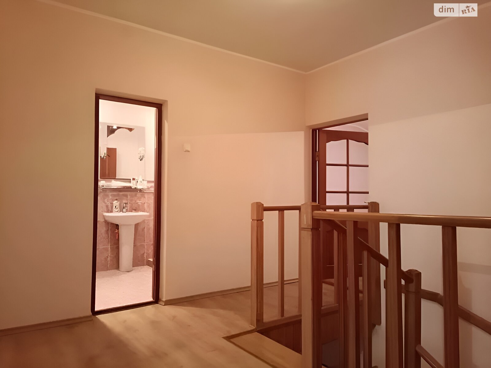 трехэтажный дом с гаражом, 336 кв. м, кирпич. Продажа в Одессе район Чубаевка фото 1 трехэтажный дом с гаражом, 336 кв. м, кирпич. Продажа в Одессе район Чубаевка фото 1
