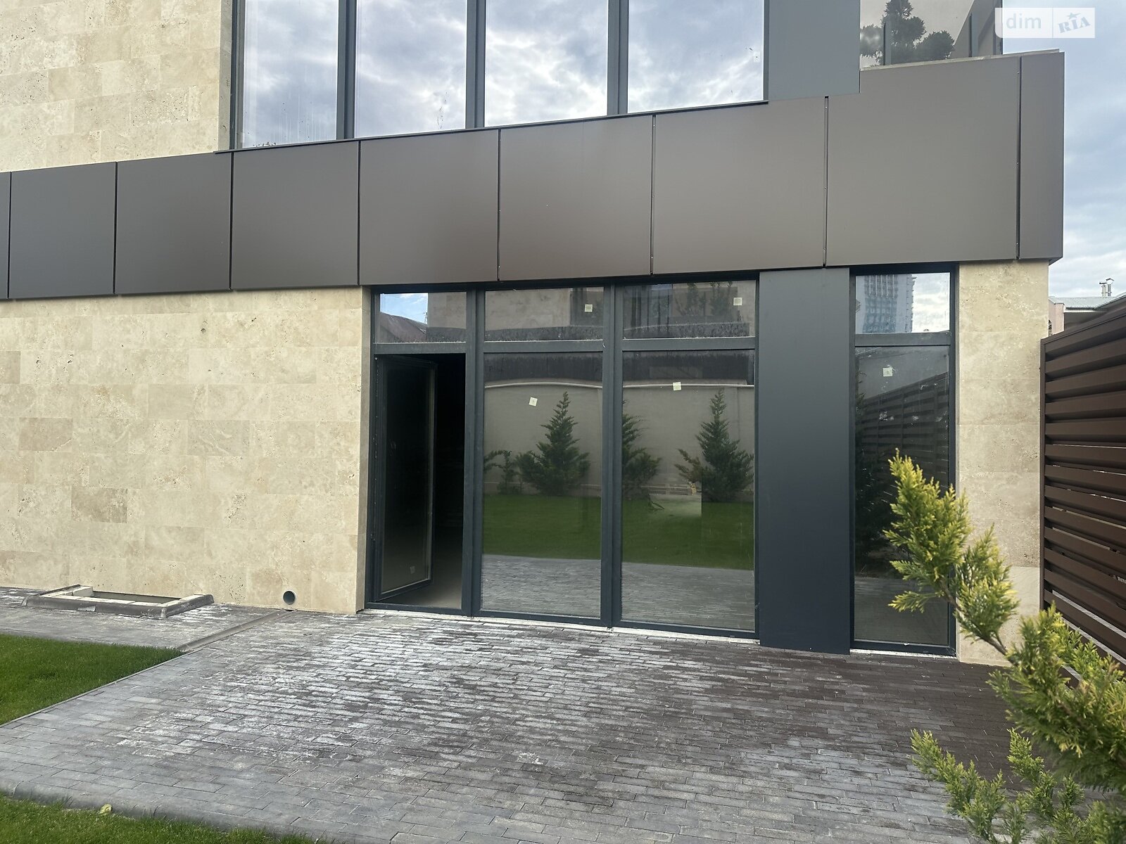 двухэтажный дом с верандой, 250 кв. м, кирпич. Продажа в Одессе район Чубаевка фото 1