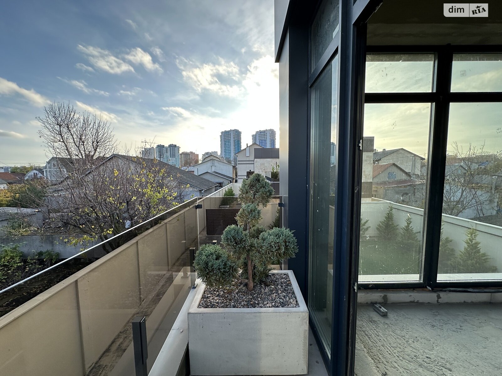 двухэтажный дом с балконом, 265 кв. м, кирпич. Продажа в Одессе район Чубаевка фото 1 двухэтажный дом с балконом, 265 кв. м, кирпич. Продажа в Одессе район Чубаевка фото 1