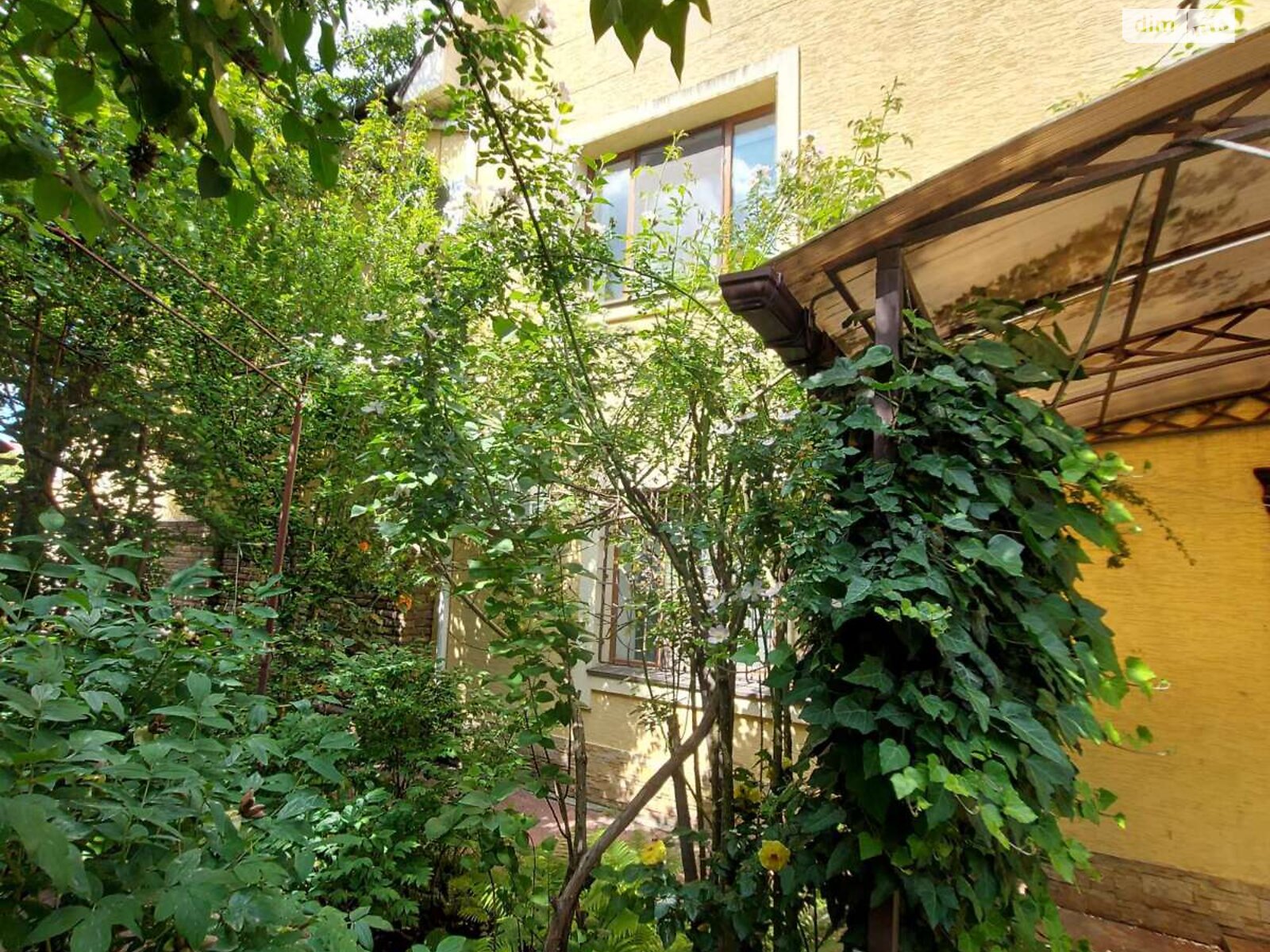 трехэтажный дом с мансардой, 248 кв. м, ракушечник (ракушняк). Продажа в Одессе район Чубаевка фото 1 трехэтажный дом с мансардой, 248 кв. м, ракушечник (ракушняк). Продажа в Одессе район Чубаевка фото 1