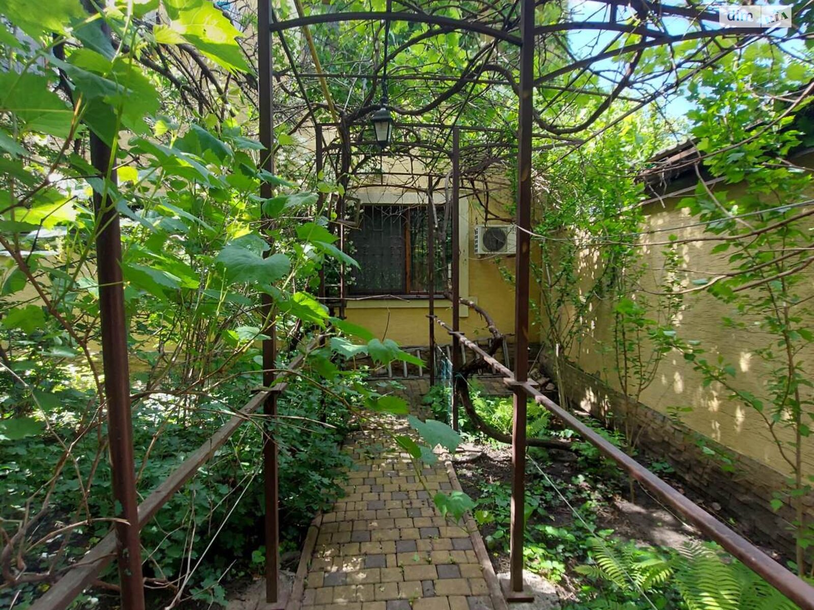 трехэтажный дом с мансардой, 248 кв. м, ракушечник (ракушняк). Продажа в Одессе район Чубаевка фото 1 трехэтажный дом с мансардой, 248 кв. м, ракушечник (ракушняк). Продажа в Одессе район Чубаевка фото 1
