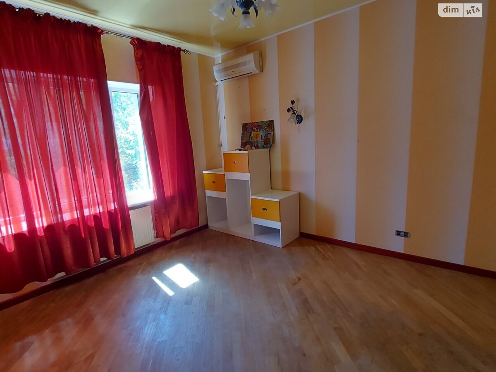 трехэтажный дом с мансардой, 248 кв. м, ракушечник (ракушняк). Продажа в Одессе район Чубаевка фото 1 трехэтажный дом с мансардой, 248 кв. м, ракушечник (ракушняк). Продажа в Одессе район Чубаевка фото 1
