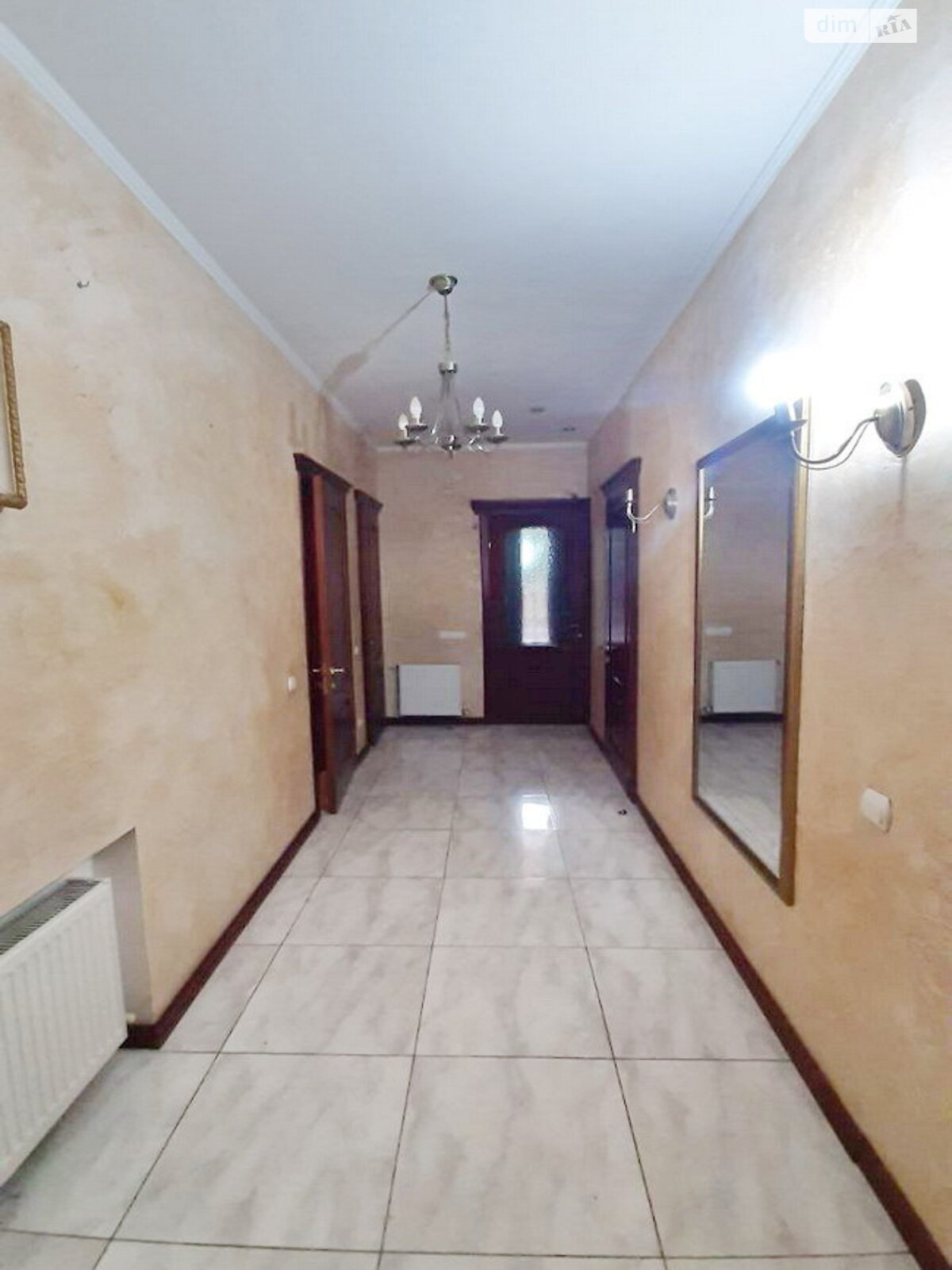 трехэтажный дом с гаражом, 248 кв. м, кирпич. Продажа в Одессе район Чубаевка фото 1 трехэтажный дом с гаражом, 248 кв. м, кирпич. Продажа в Одессе район Чубаевка фото 1