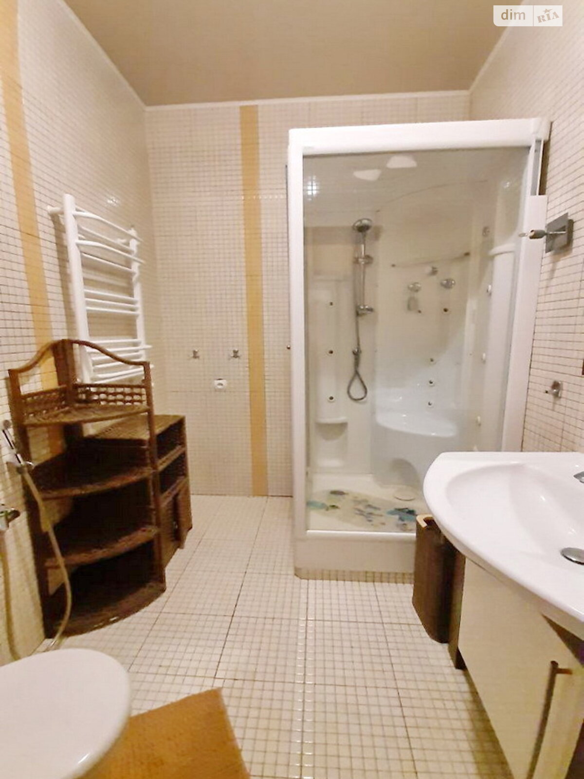 трехэтажный дом с гаражом, 248 кв. м, кирпич. Продажа в Одессе район Чубаевка фото 1 трехэтажный дом с гаражом, 248 кв. м, кирпич. Продажа в Одессе район Чубаевка фото 1