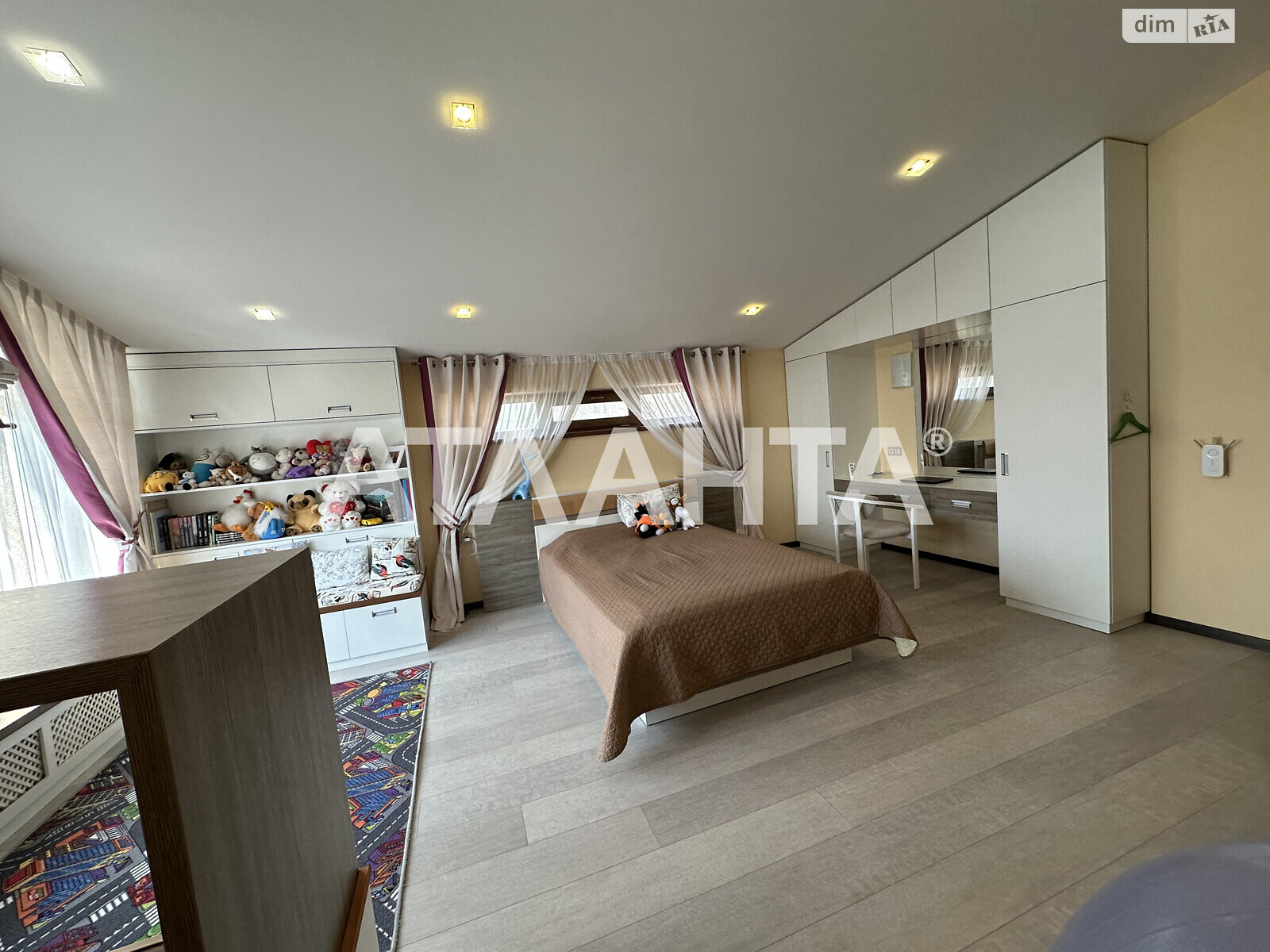 триповерховий будинок з гаражем, 275 кв. м, газобетон. Продаж в Одесі, район Дача Ковалевського фото 1 триповерховий будинок з гаражем, 275 кв. м, газобетон. Продаж в Одесі, район Дача Ковалевського фото 1