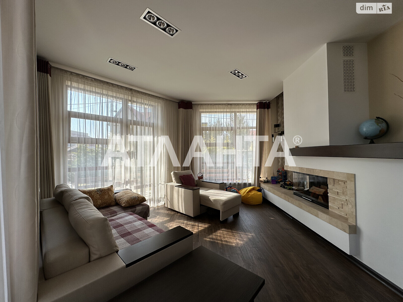 триповерховий будинок з гаражем, 275 кв. м, газобетон. Продаж в Одесі, район Дача Ковалевського фото 1 триповерховий будинок з гаражем, 275 кв. м, газобетон. Продаж в Одесі, район Дача Ковалевського фото 1