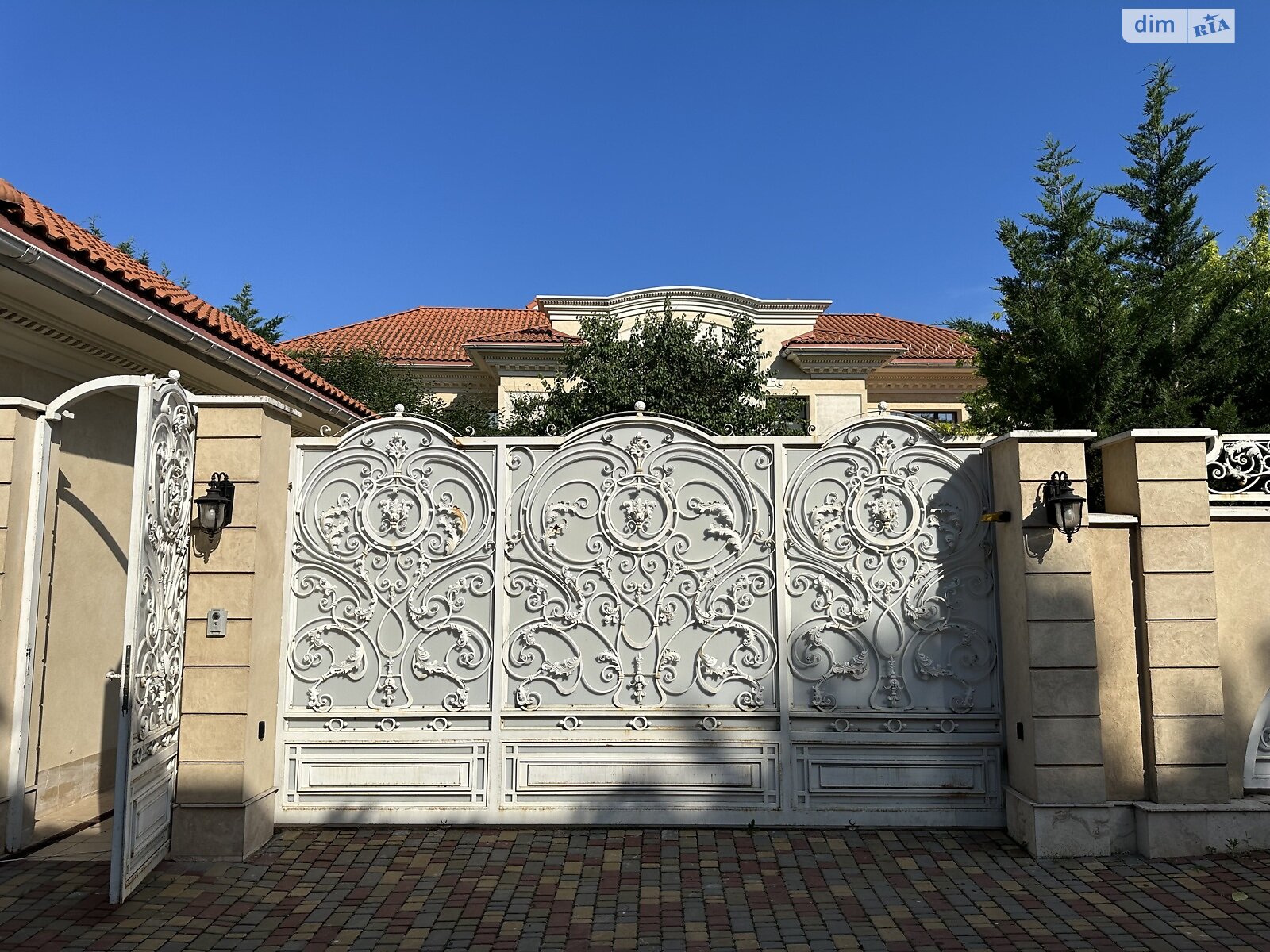 двухэтажный дом с балконом, 445 кв. м, пеноблок. Продажа в Одессе фото 1 двухэтажный дом с балконом, 445 кв. м, пеноблок. Продажа в Одессе фото 1