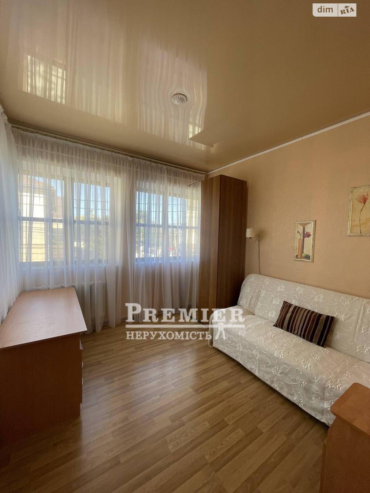 трехэтажный дом, 272 кв. м, кирпич. Продажа в Одессе фото 1 трехэтажный дом, 272 кв. м, кирпич. Продажа в Одессе фото 1