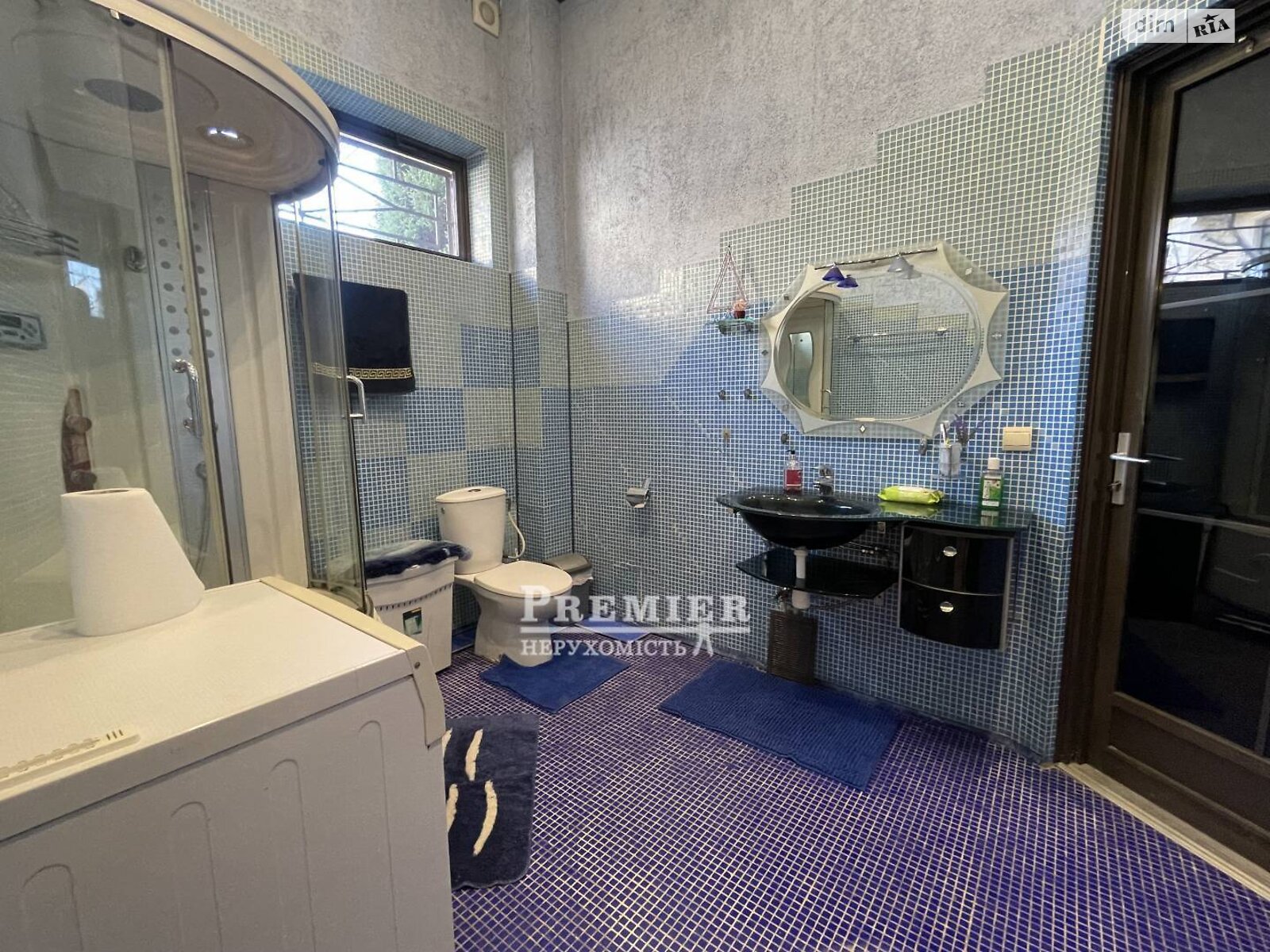 трехэтажный дом, 272 кв. м, кирпич. Продажа в Одессе фото 1 трехэтажный дом, 272 кв. м, кирпич. Продажа в Одессе фото 1