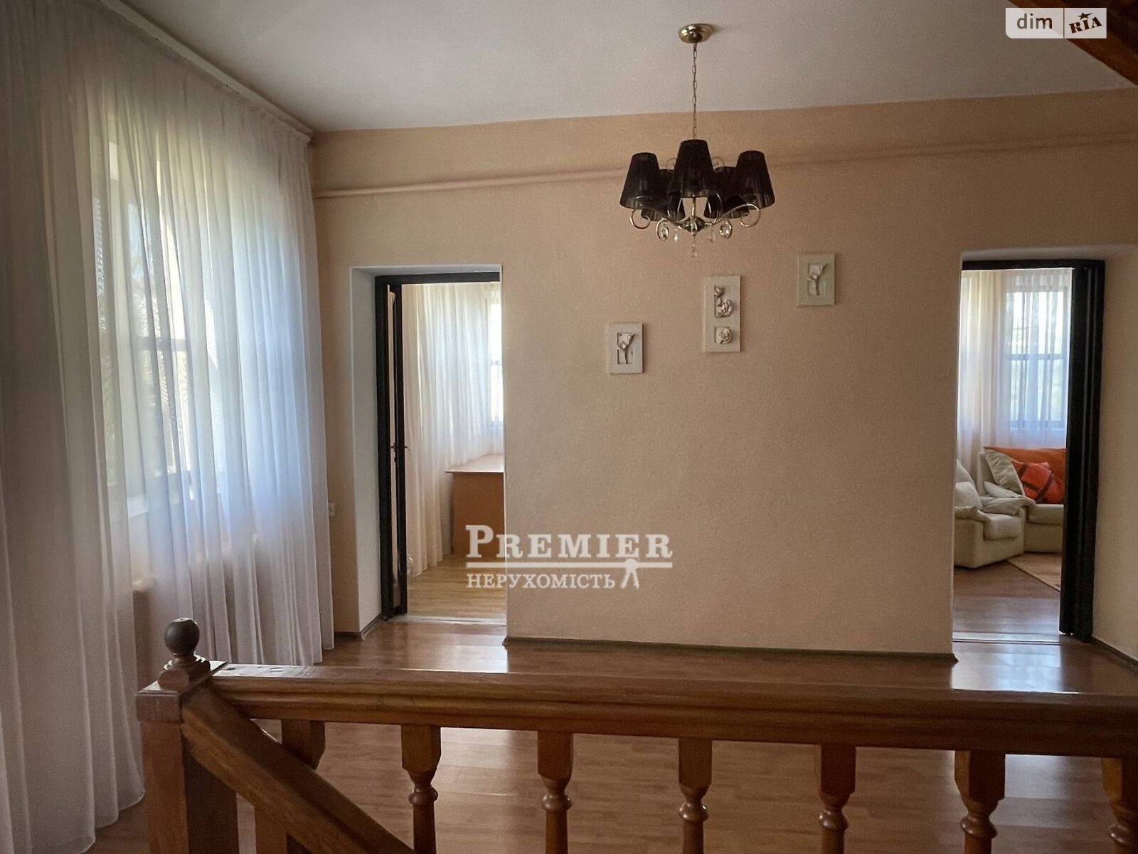 трехэтажный дом, 272 кв. м, кирпич. Продажа в Одессе фото 1 трехэтажный дом, 272 кв. м, кирпич. Продажа в Одессе фото 1