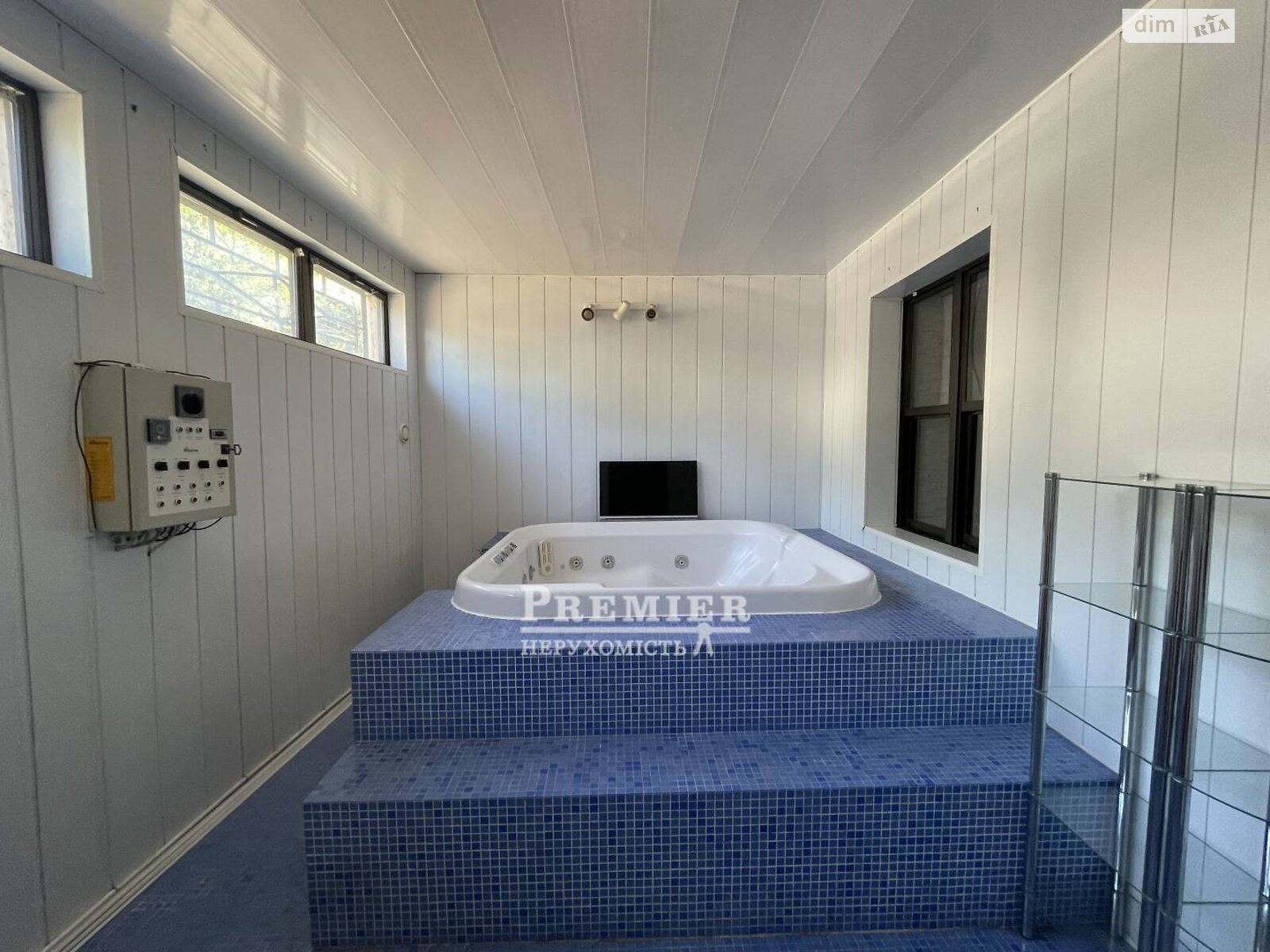 трехэтажный дом, 272 кв. м, кирпич. Продажа в Одессе фото 1 трехэтажный дом, 272 кв. м, кирпич. Продажа в Одессе фото 1