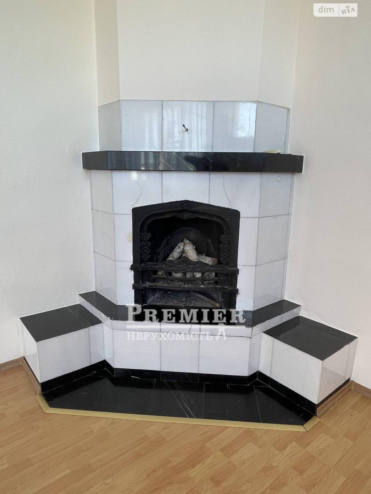 трехэтажный дом, 272 кв. м, кирпич. Продажа в Одессе фото 1 трехэтажный дом, 272 кв. м, кирпич. Продажа в Одессе фото 1