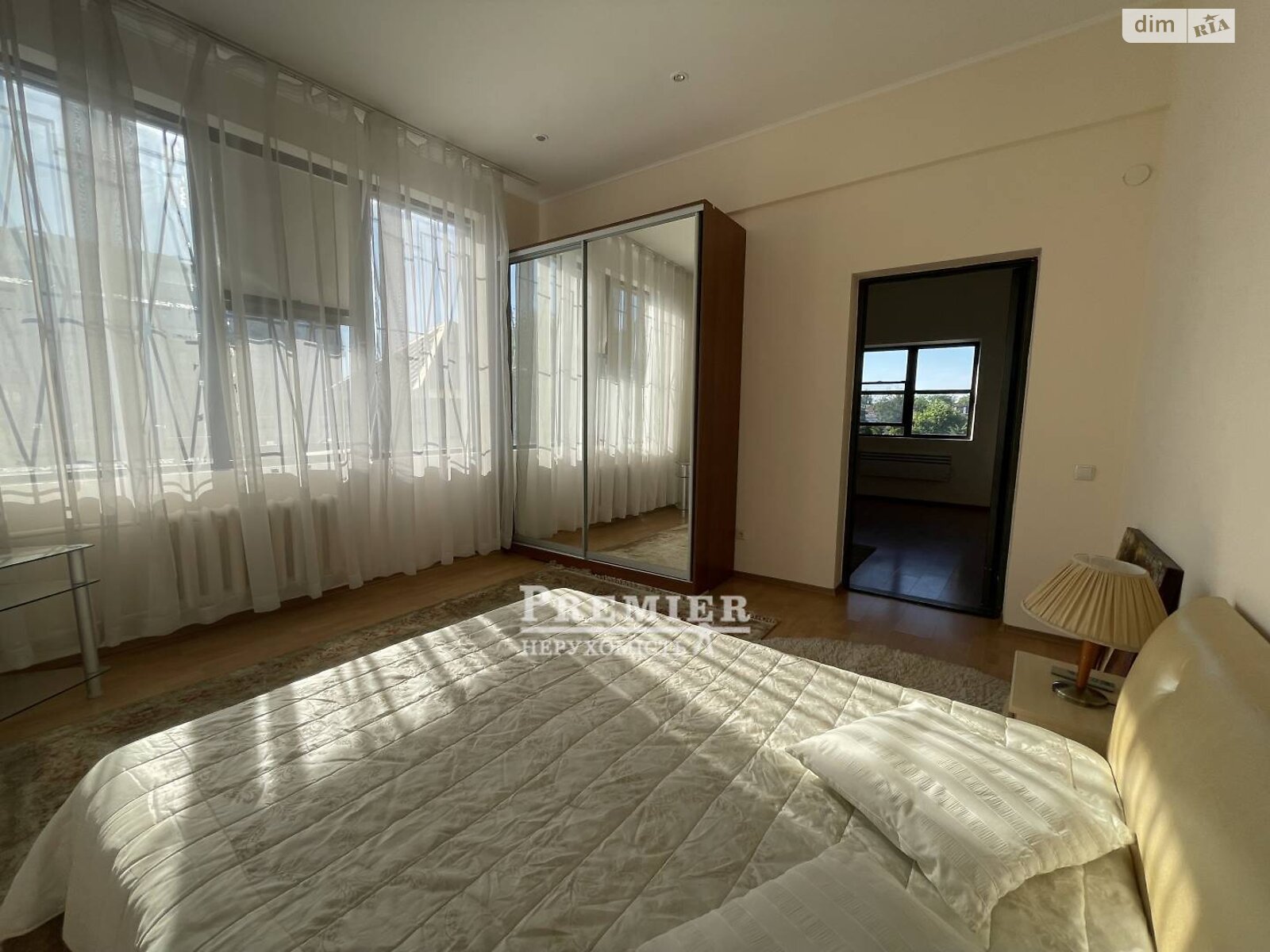 трехэтажный дом, 272 кв. м, кирпич. Продажа в Одессе фото 1 трехэтажный дом, 272 кв. м, кирпич. Продажа в Одессе фото 1