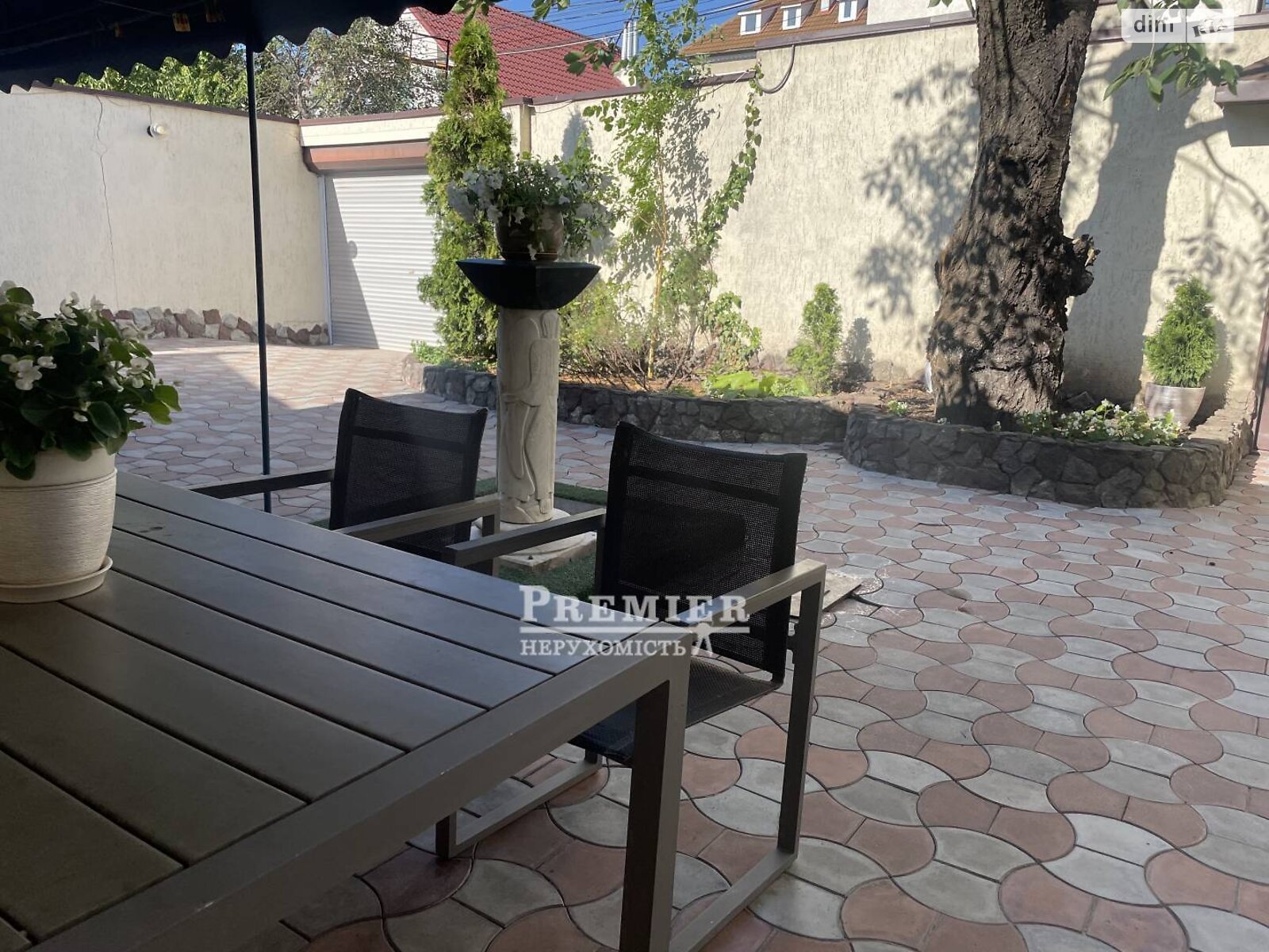 трехэтажный дом, 272 кв. м, кирпич. Продажа в Одессе фото 1 трехэтажный дом, 272 кв. м, кирпич. Продажа в Одессе фото 1