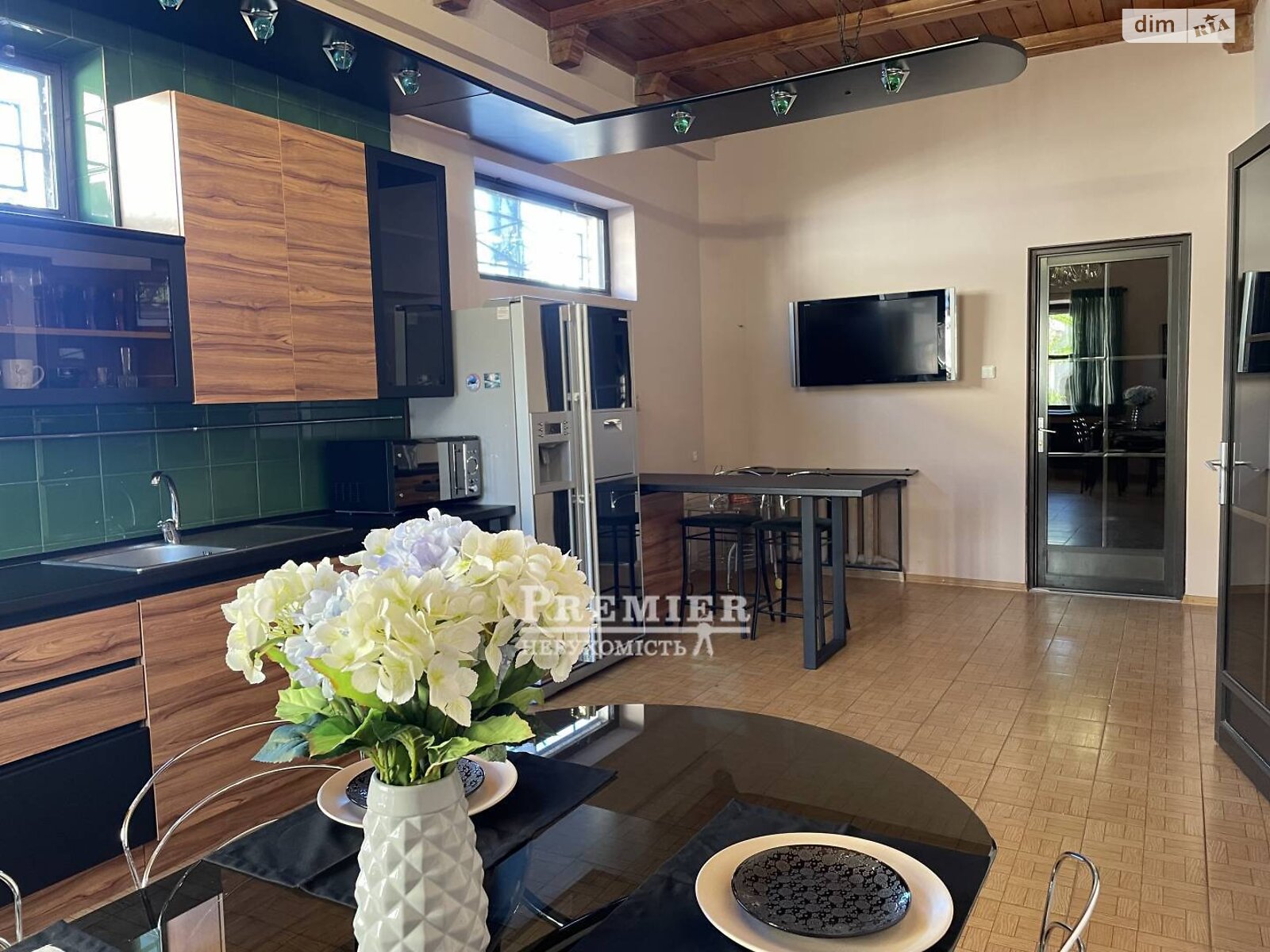 трехэтажный дом, 272 кв. м, кирпич. Продажа в Одессе фото 1 трехэтажный дом, 272 кв. м, кирпич. Продажа в Одессе фото 1