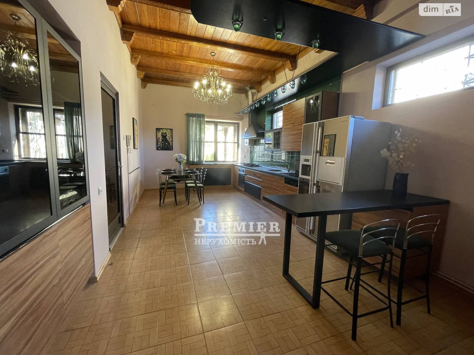 трехэтажный дом, 272 кв. м, кирпич. Продажа в Одессе фото 1 трехэтажный дом, 272 кв. м, кирпич. Продажа в Одессе фото 1