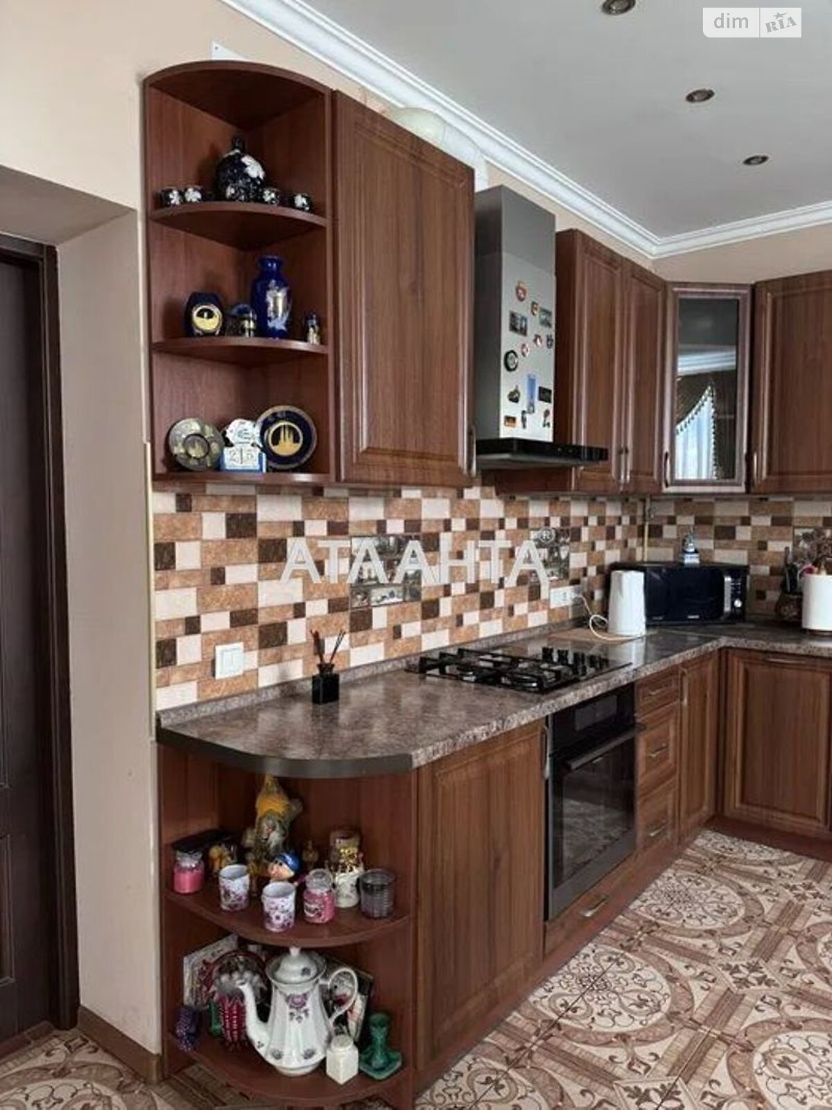 триповерховий будинок бесідка, 222.5 кв. м, ракушечник (ракушняк). Продаж в Одесі, район Пересипський фото 2 триповерховий будинок бесідка, 222.5 кв. м, ракушечник (ракушняк). Продаж в Одесі, район Пересипський фото 2