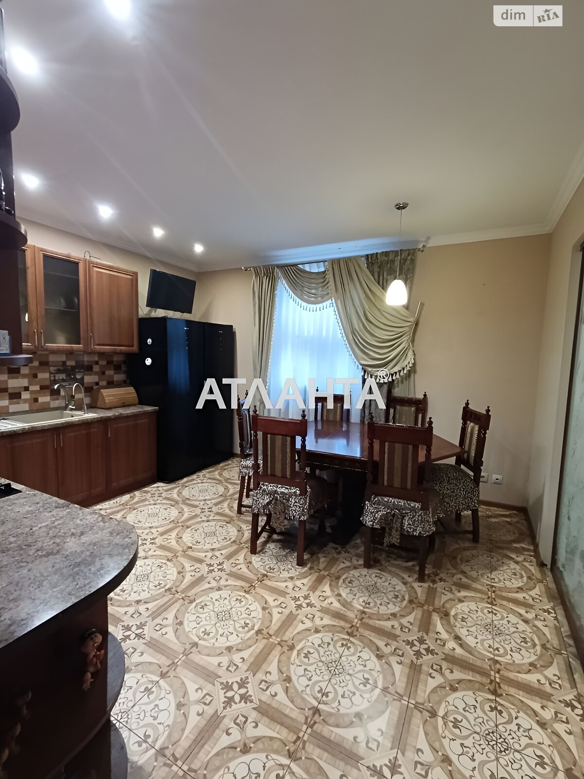 триповерховий будинок бесідка, 222.5 кв. м, ракушечник (ракушняк). Продаж в Одесі, район Пересипський фото 2 триповерховий будинок бесідка, 222.5 кв. м, ракушечник (ракушняк). Продаж в Одесі, район Пересипський фото 2