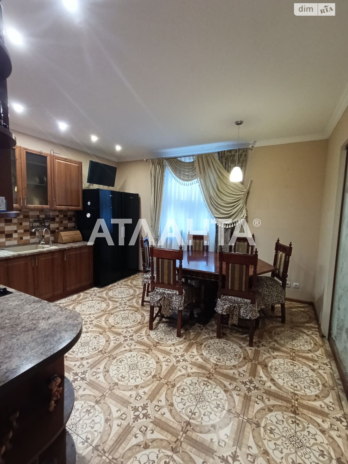 триповерховий будинок бесідка, 222.5 кв. м, ракушечник (ракушняк). Продаж в Одесі, район Пересипський фото 2 триповерховий будинок бесідка, 222.5 кв. м, ракушечник (ракушняк). Продаж в Одесі, район Пересипський фото 2