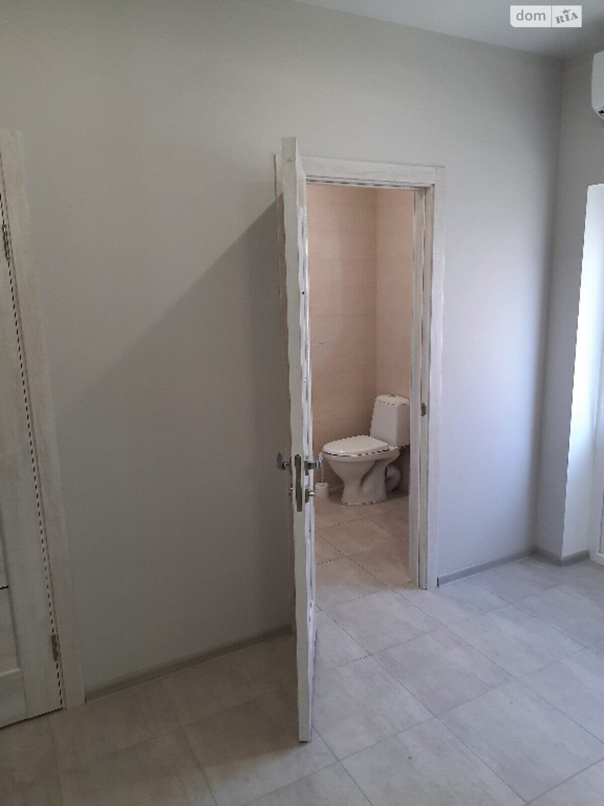 триповерховий таунхаус з мансардним поверхом, 132 кв. м, піноблок. Продаж у Ілічанці фото 1 триповерховий таунхаус з мансардним поверхом, 132 кв. м, піноблок. Продаж у Ілічанці фото 1