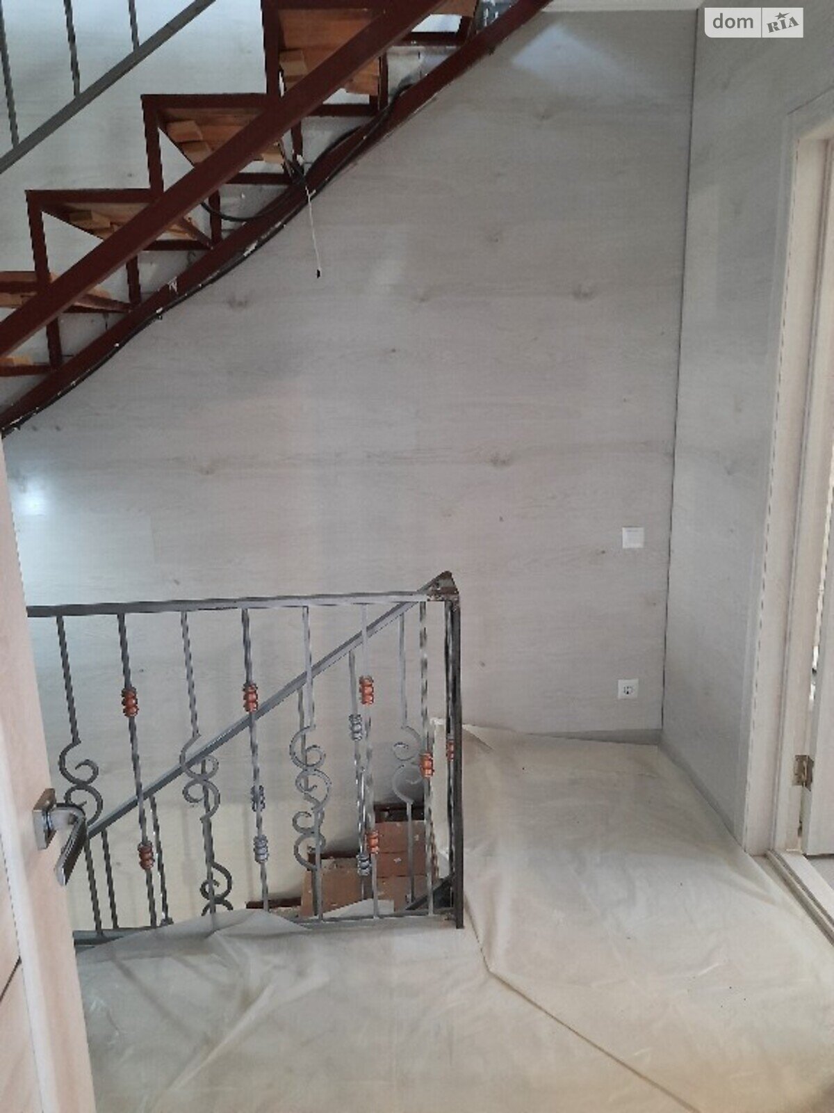 триповерховий таунхаус з мансардним поверхом, 132 кв. м, піноблок. Продаж у Ілічанці фото 1 триповерховий таунхаус з мансардним поверхом, 132 кв. м, піноблок. Продаж у Ілічанці фото 1