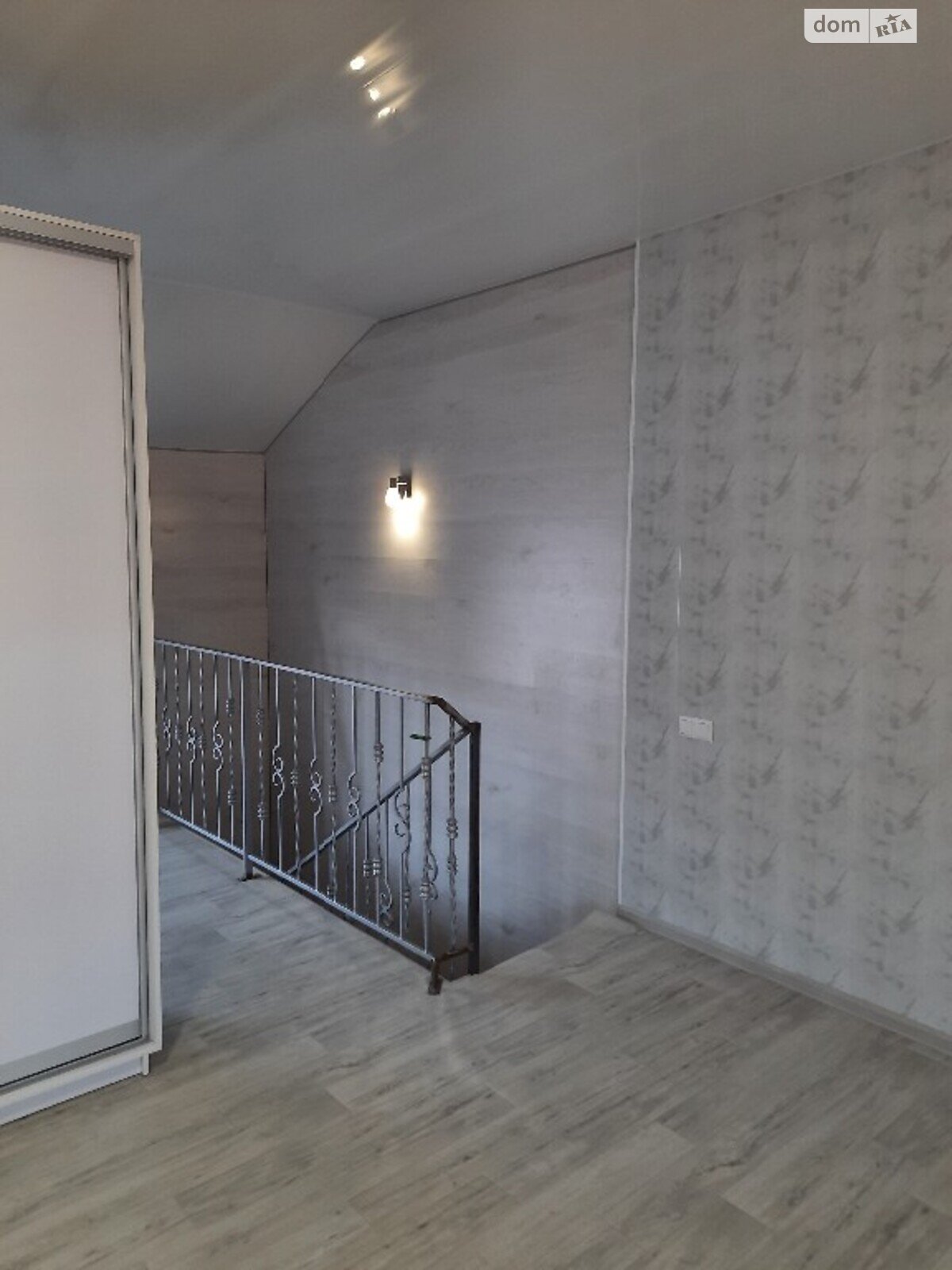 триповерховий таунхаус з мансардним поверхом, 132 кв. м, піноблок. Продаж у Ілічанці фото 1 триповерховий таунхаус з мансардним поверхом, 132 кв. м, піноблок. Продаж у Ілічанці фото 1