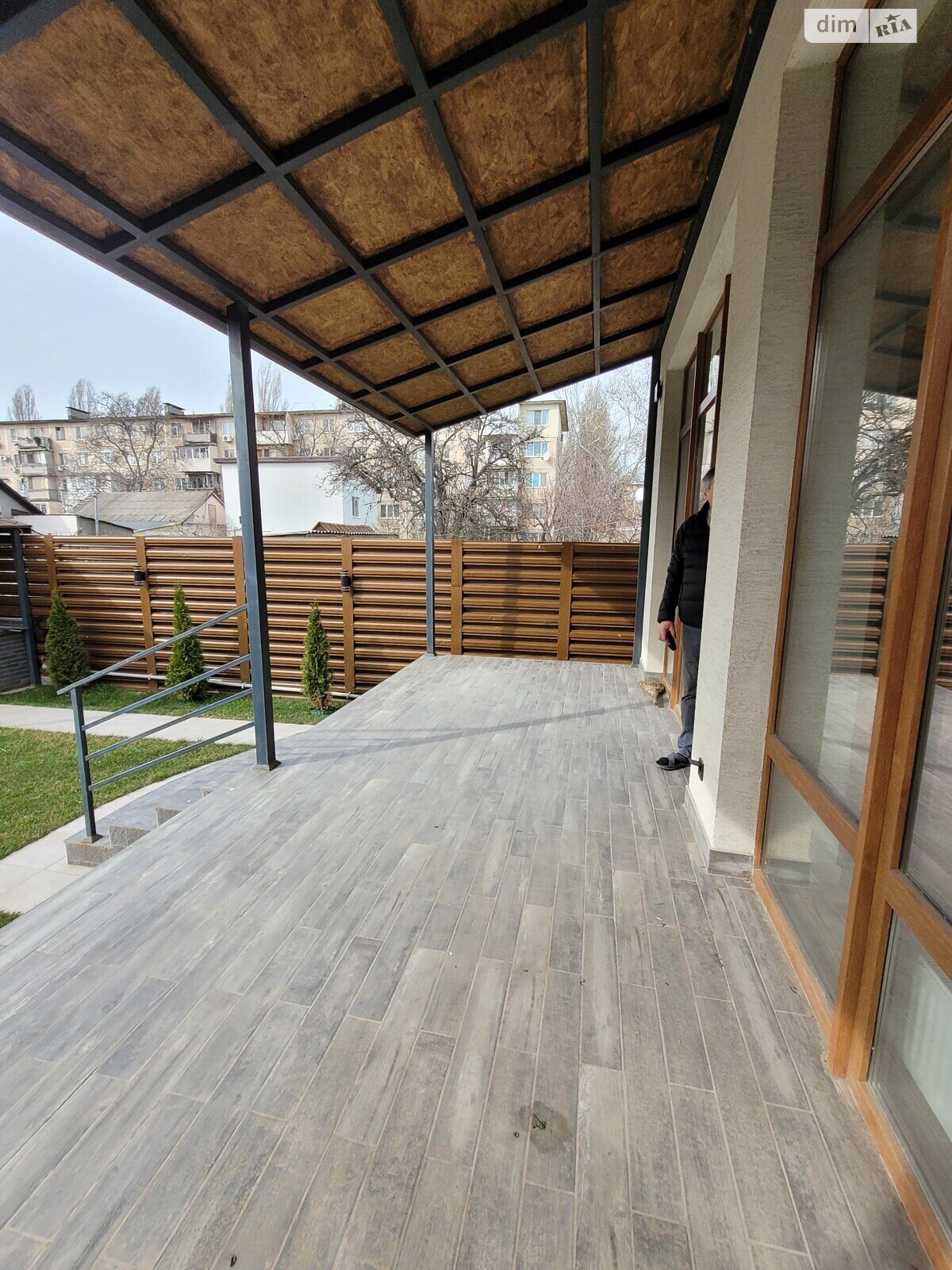 трехэтажный дом с гаражом, 252 кв. м, кирпич. Продажа в Одессе район Киевский фото 1 трехэтажный дом с гаражом, 252 кв. м, кирпич. Продажа в Одессе район Киевский фото 1